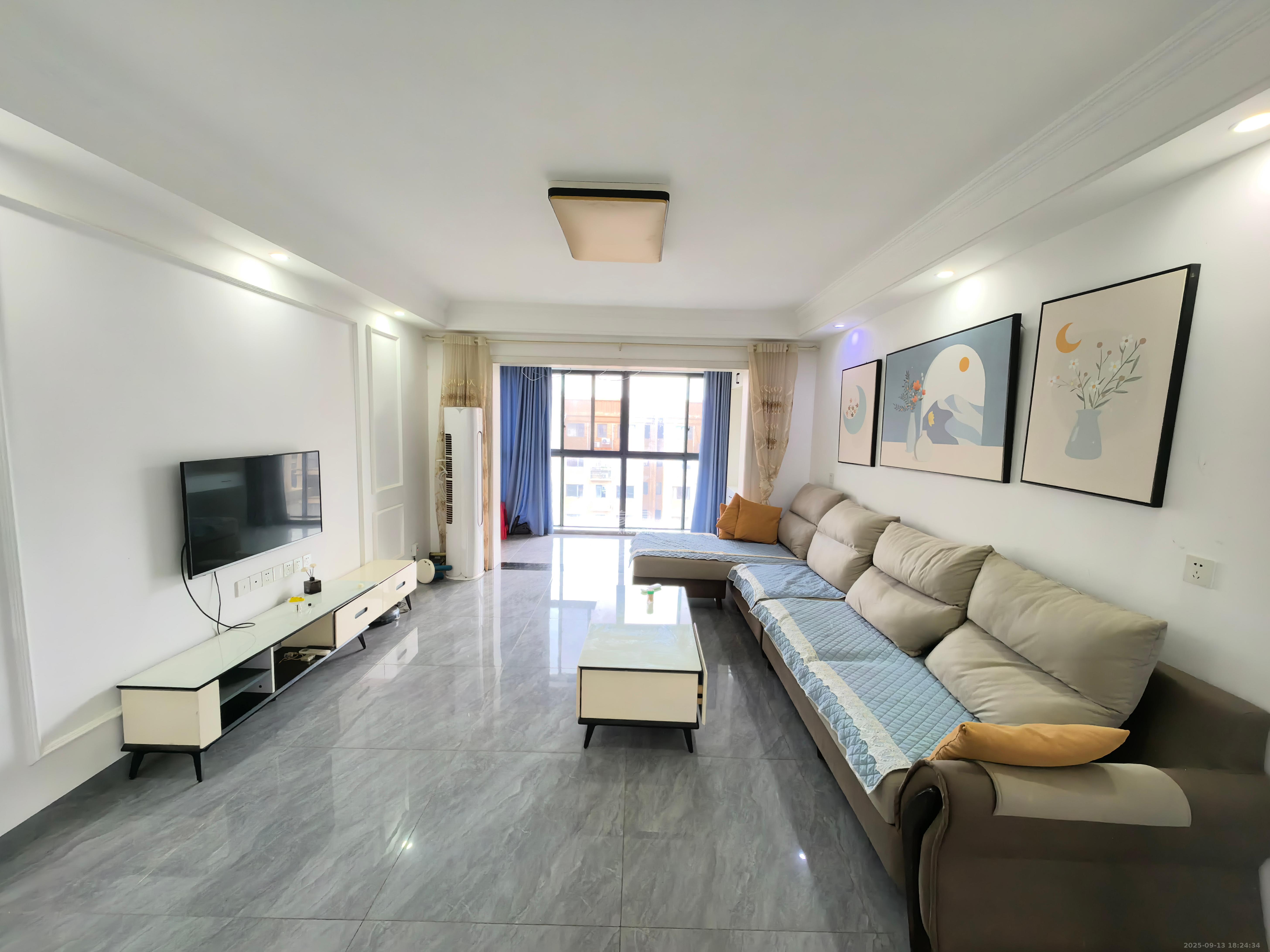 兴隆景苑 3室2厅2卫 2500.0元/月 兴隆景苑 3室2厅2卫 2500.0元/月室内图