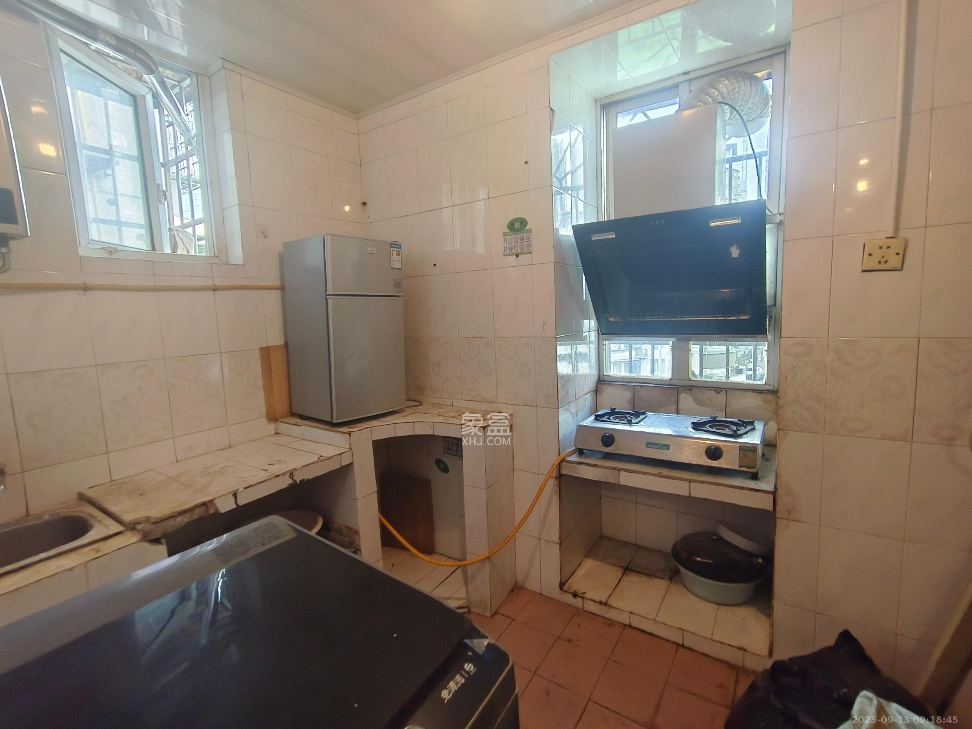 南门口晏家塘社区 3室1厅1卫 2800.0元/月 南门口晏家塘社区 3室1厅1卫 2800.0元/月室内图