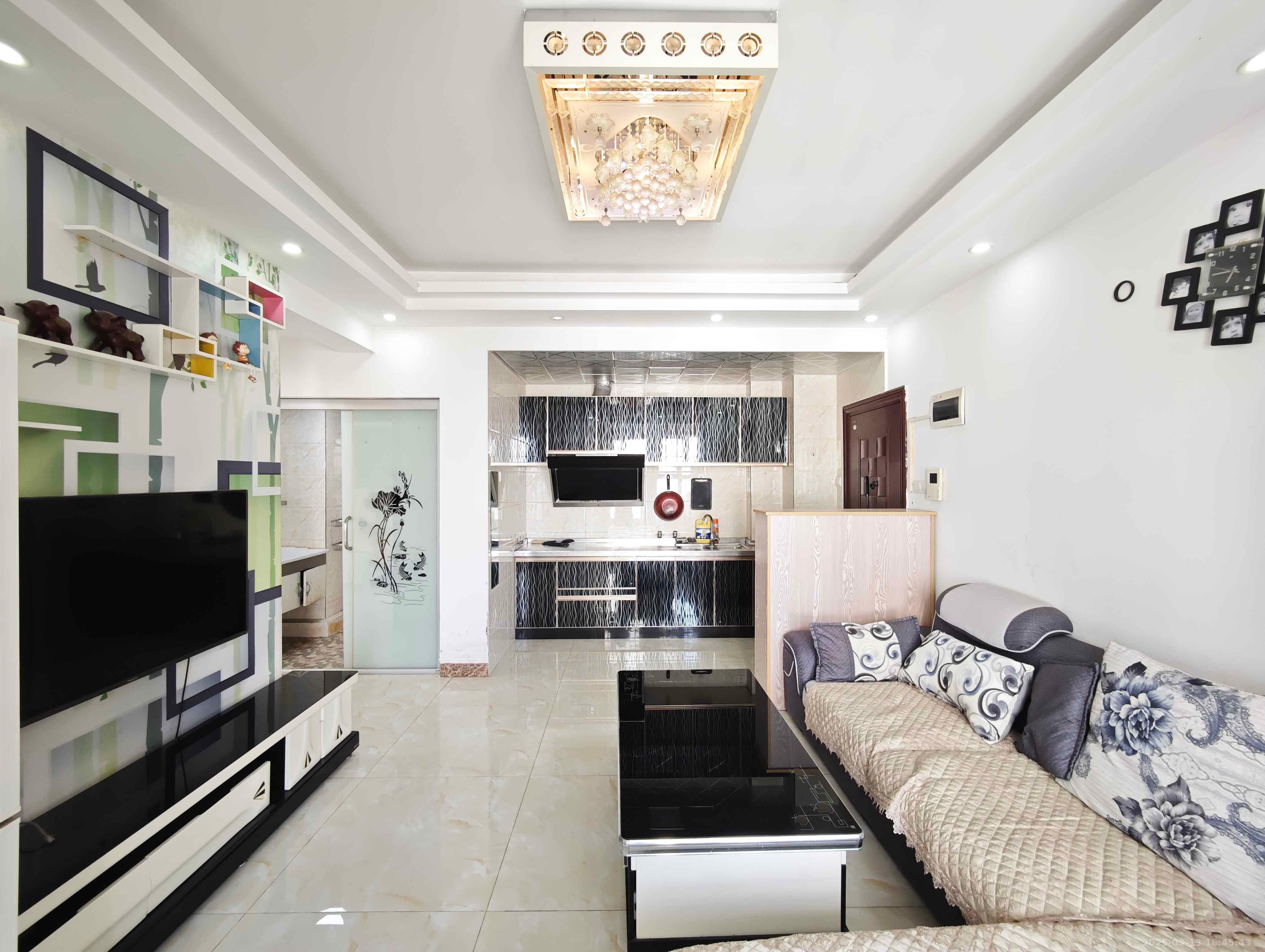 万科魅力之城  1室1厅1卫    65.0万客厅