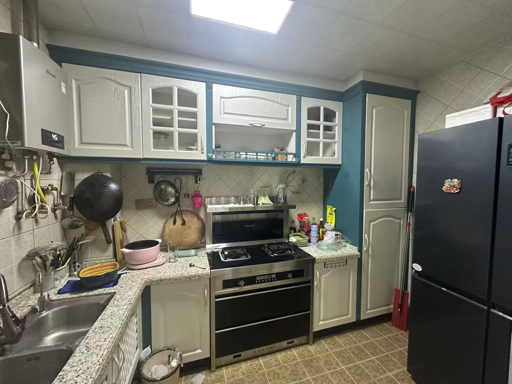 天门壹号 4室2厅1卫 2200.0元/月 天门壹号 4室2厅1卫 2200.0元/月室内图