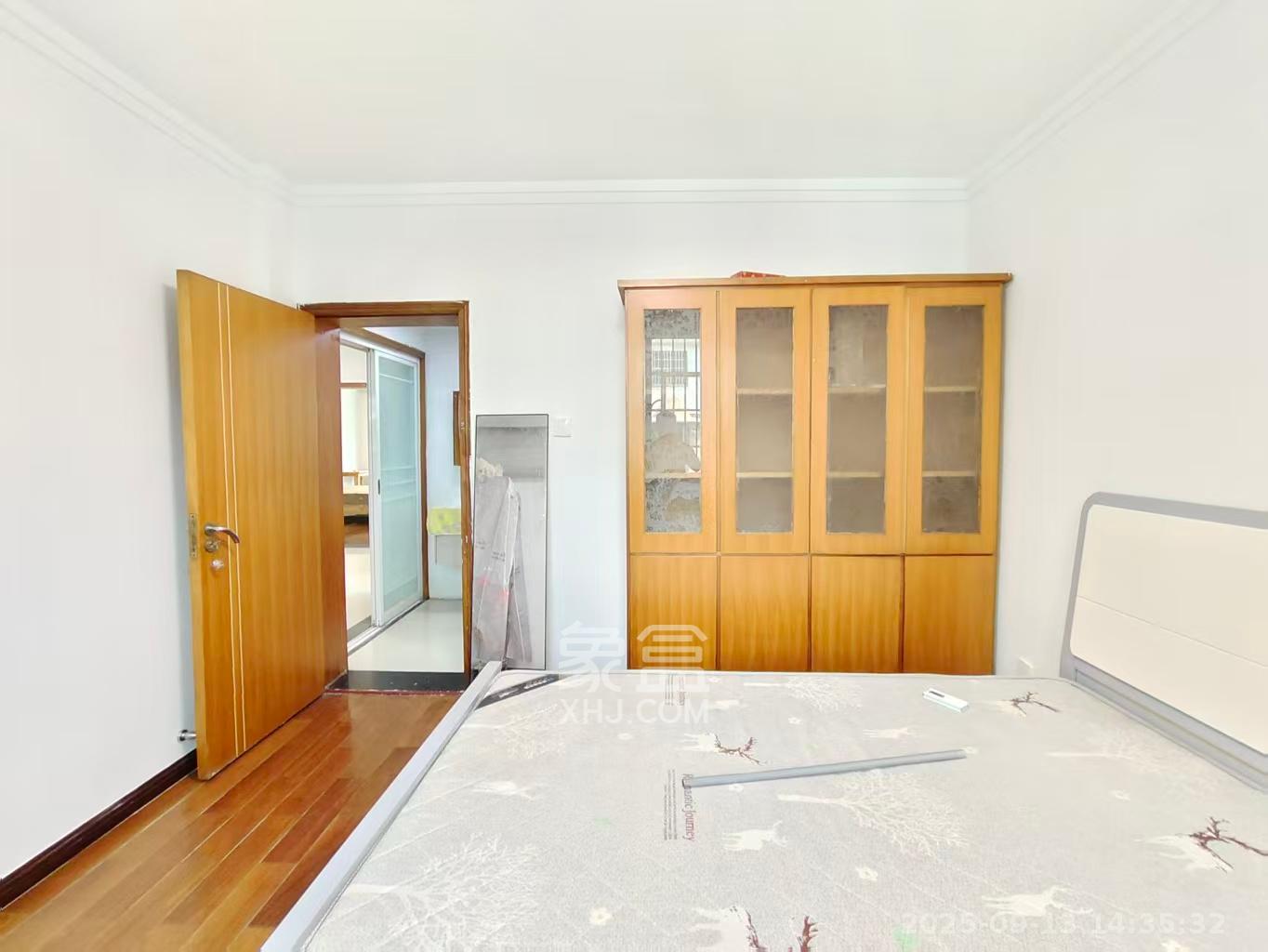 鑫湘佳园 3室2厅1卫 2300.0元/月 鑫湘佳园 3室2厅1卫 2300.0元/月室内图