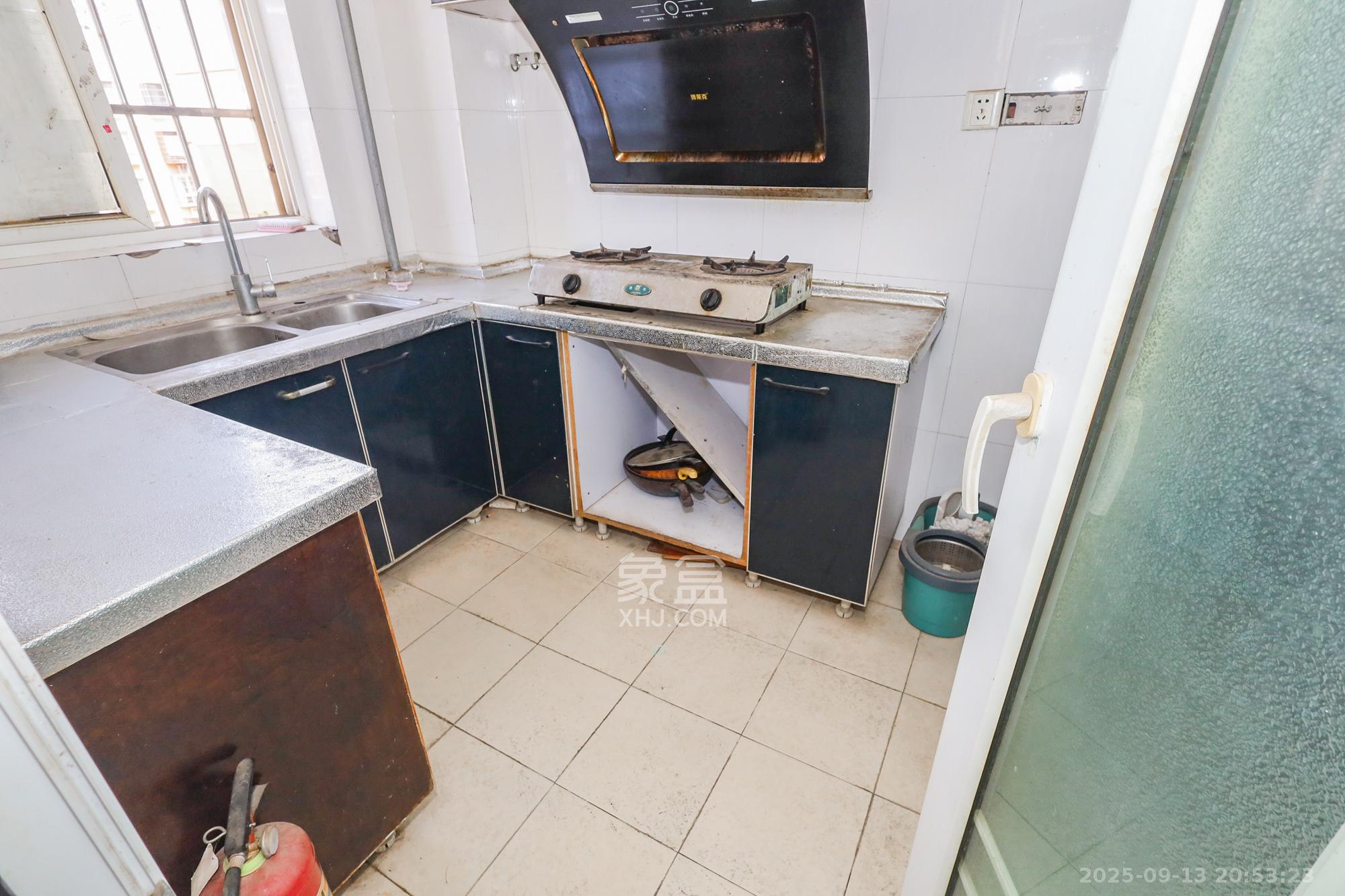 德润园 2室2厅1卫 63.0万 德润园 2室2厅1卫 63.0万厨房