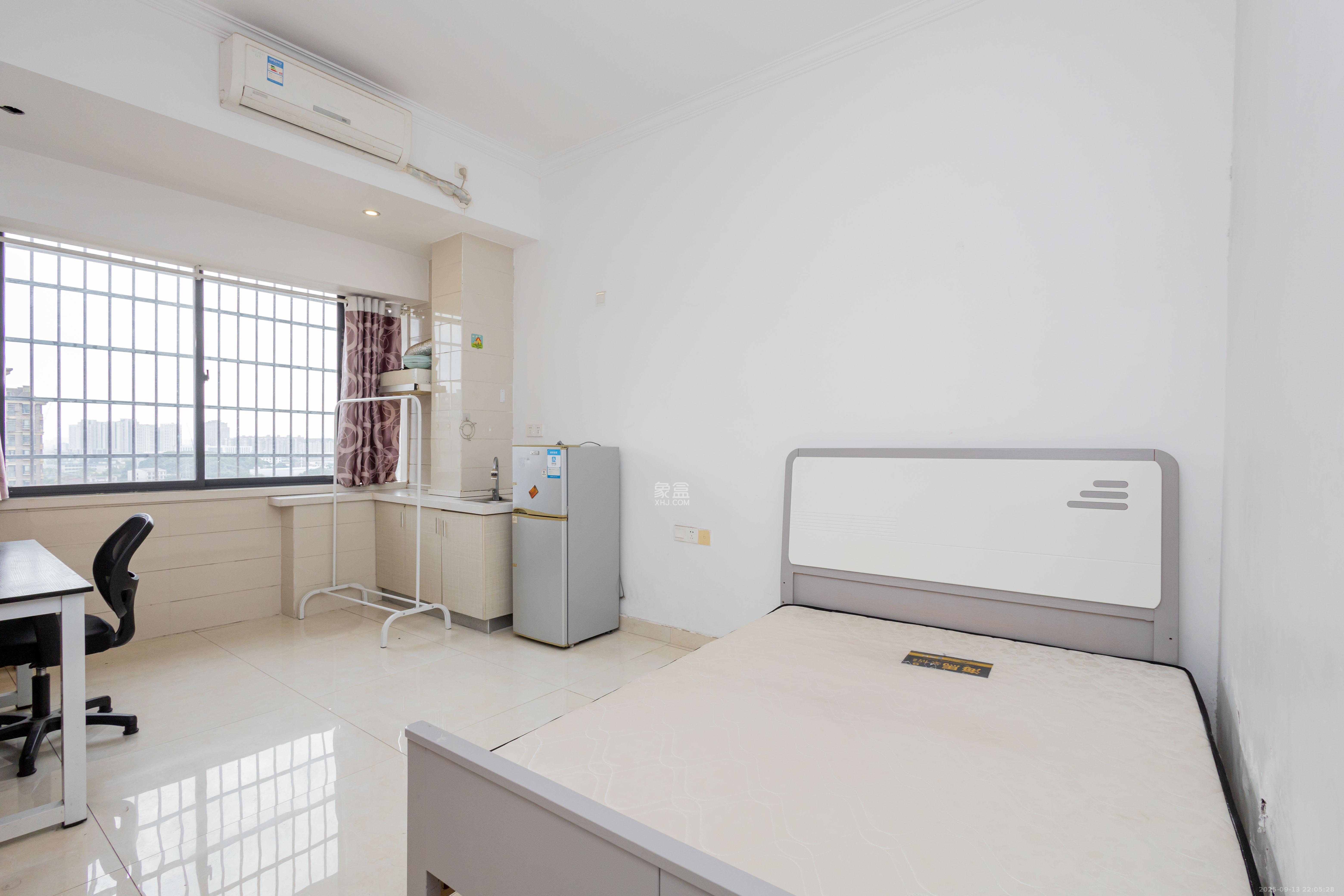 佐佑大厦 1室1厅1卫 13.0万 佐佑大厦 1室1厅1卫 13.0万客厅