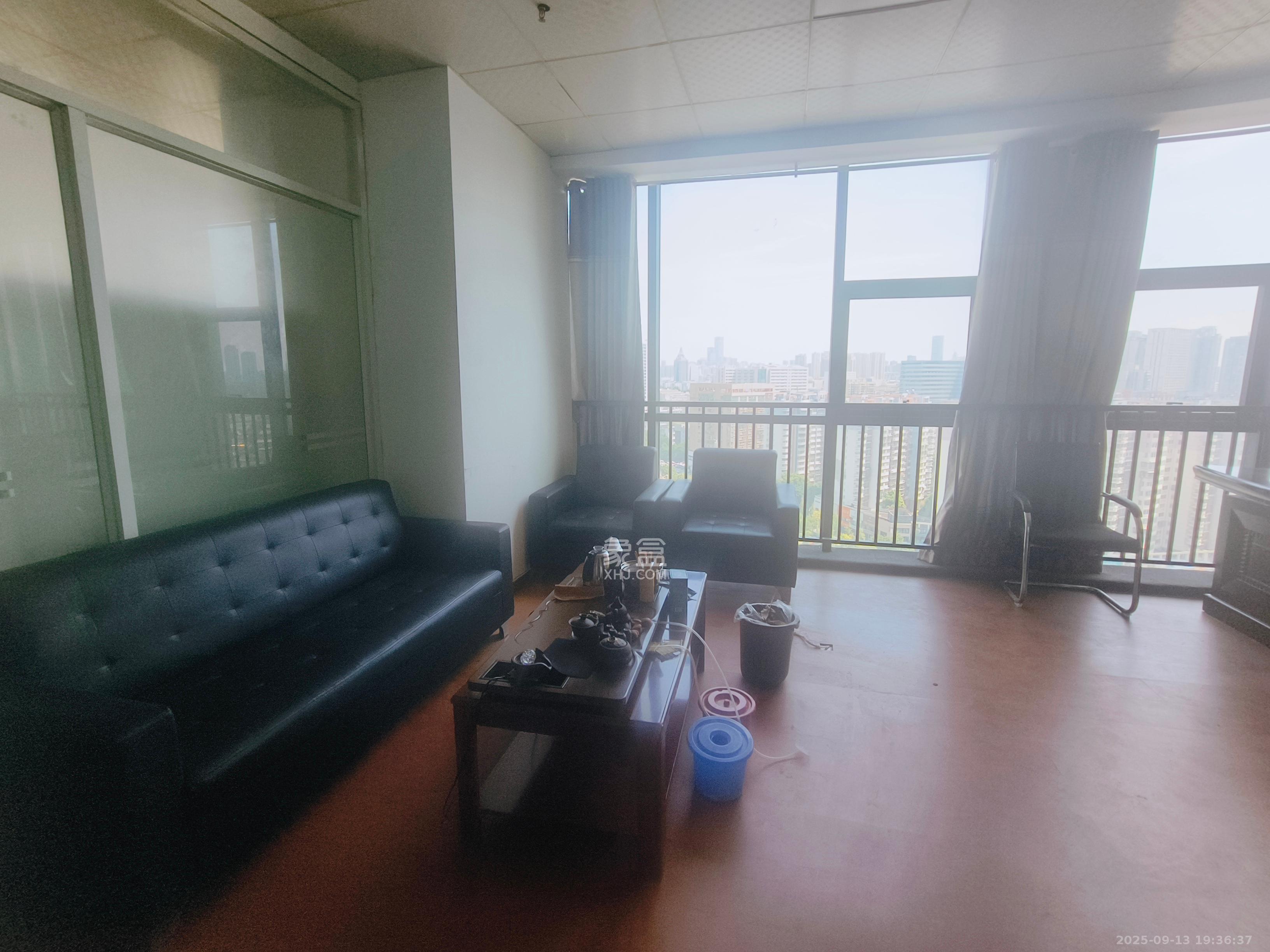 佳兴国际汇   109.45㎡      8000.0元/月室内图