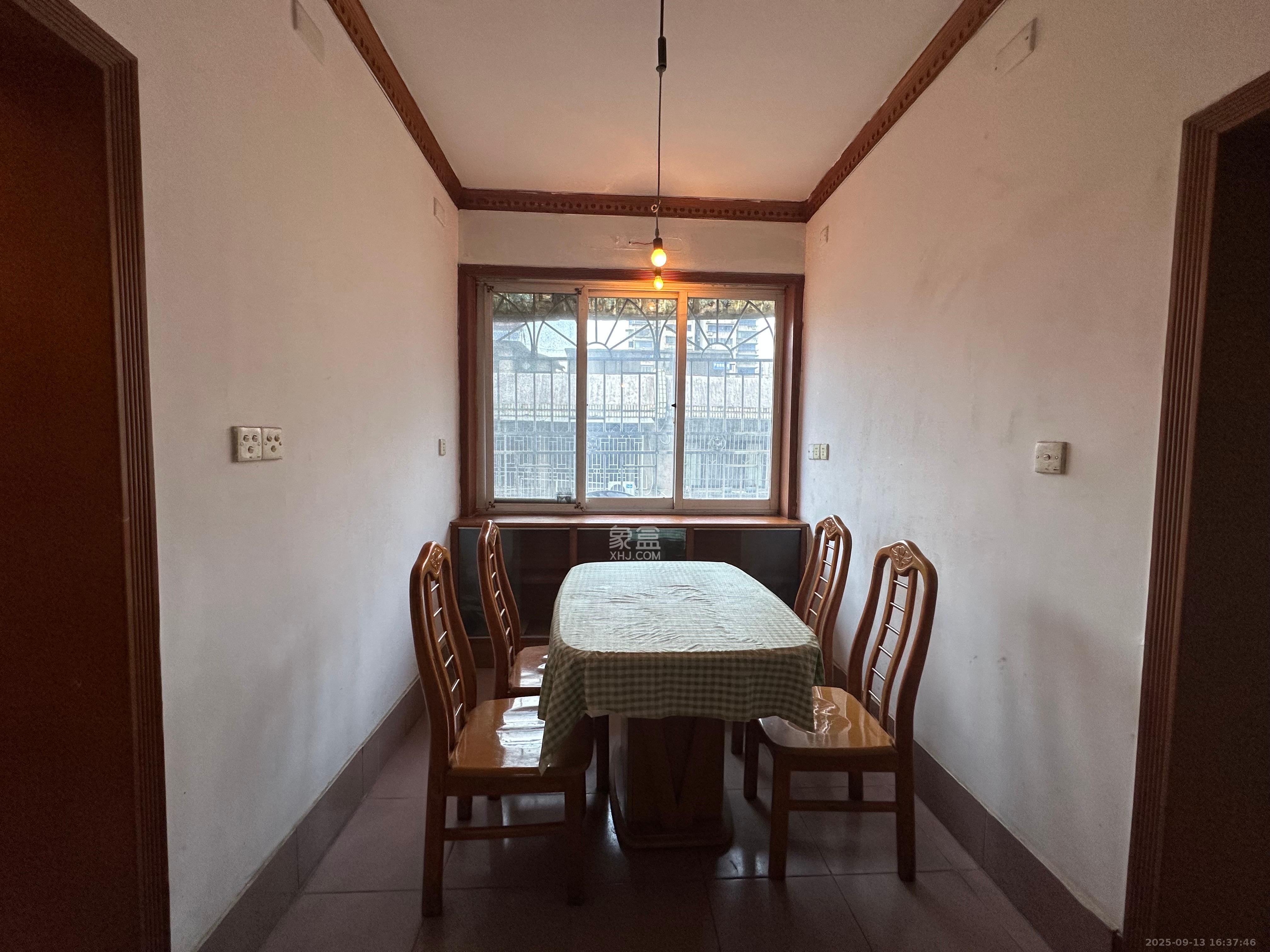 东塘电信宿舍 2室1厅1卫 2100.0元/月 东塘电信宿舍 2室1厅1卫 2100.0元/月室内图