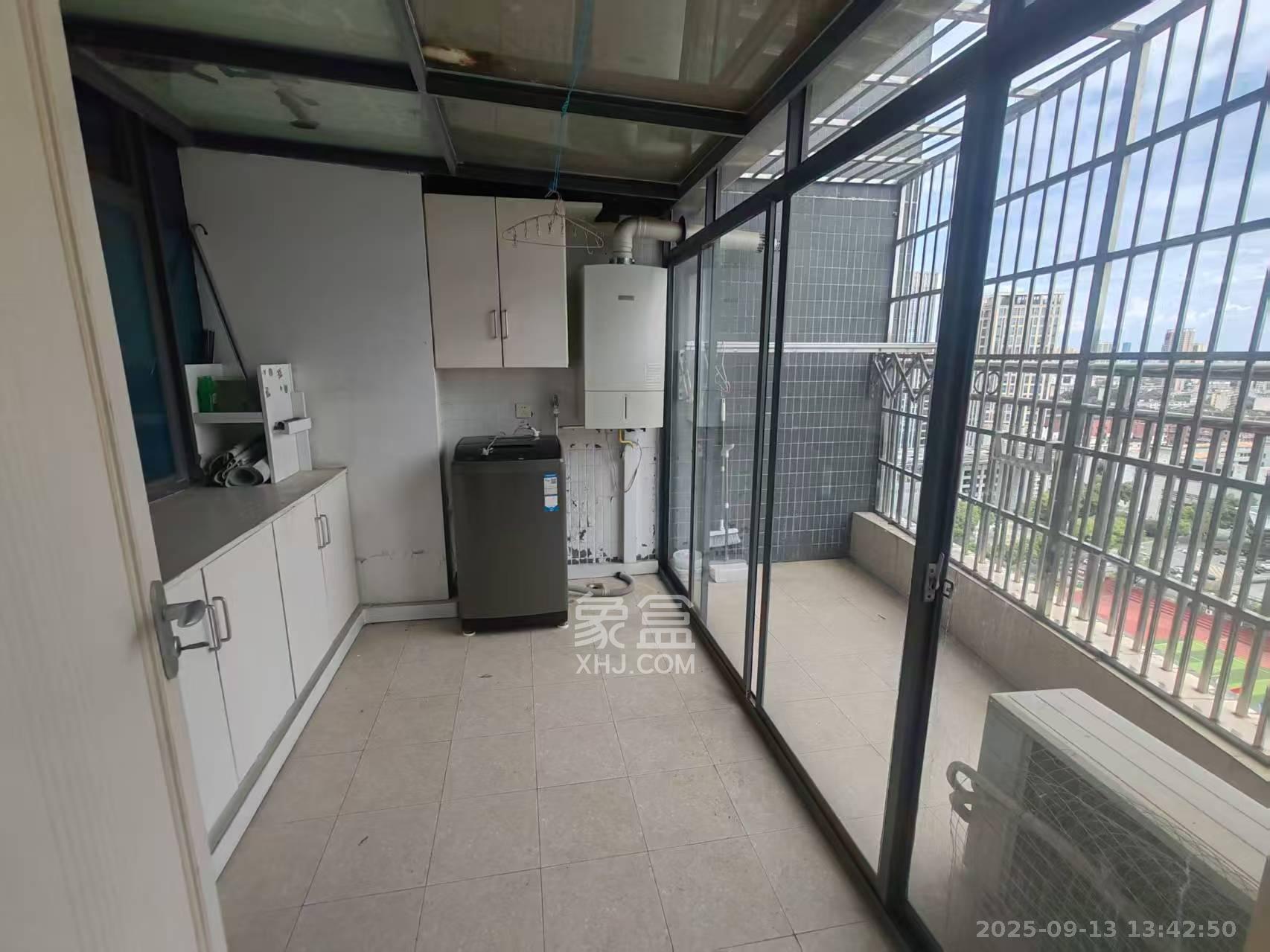 BOBO天下城(CTA财富中心) 2室2厅1卫 2600.0元/月 BOBO天下城(CTA财富中心) 2室2厅1卫 2600.0元/月室内图