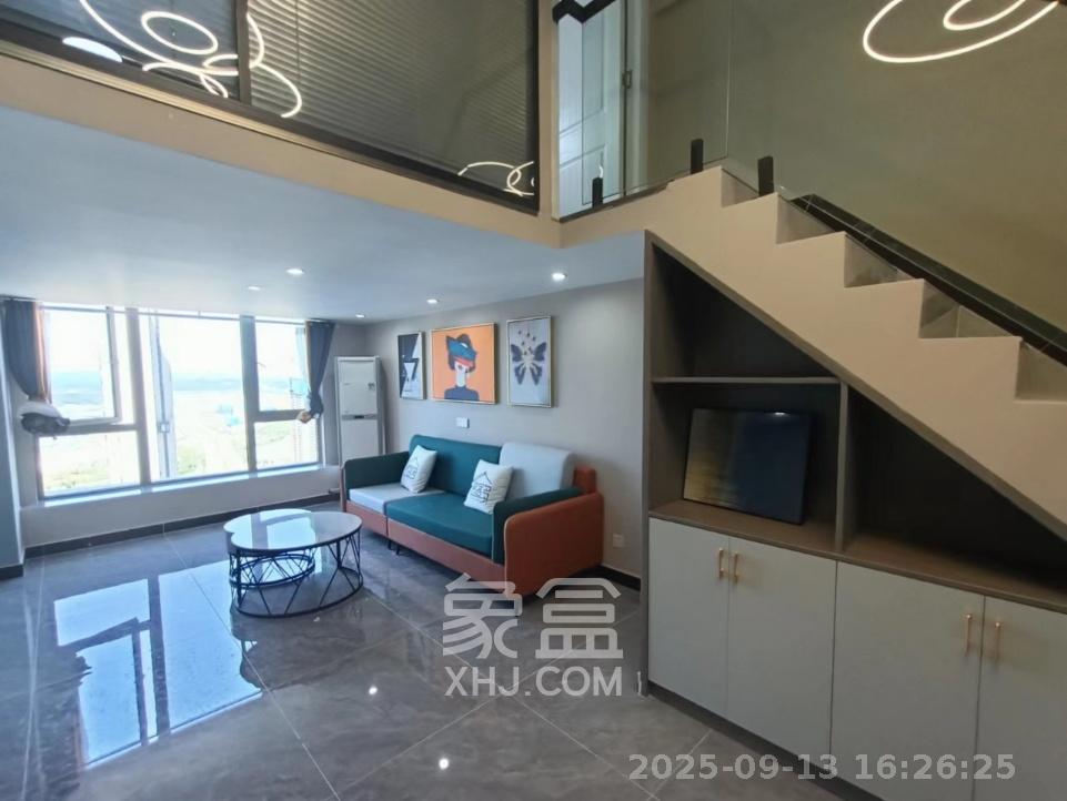 梅溪湖金茂湾  2室1厅1卫    2100.0元/月室内图