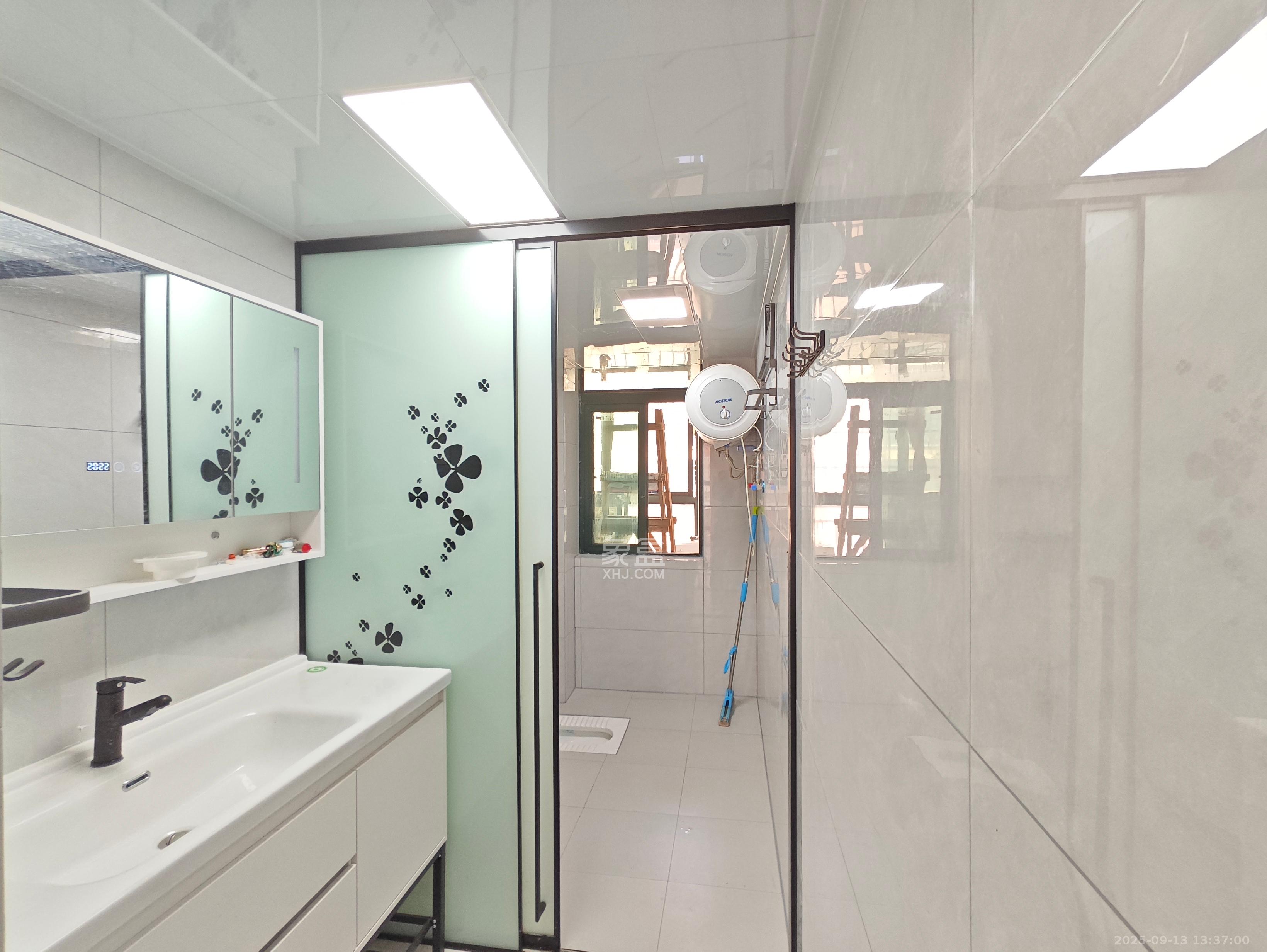 财富名园 3室2厅2卫 2500.0元/月 财富名园 3室2厅2卫 2500.0元/月室内图