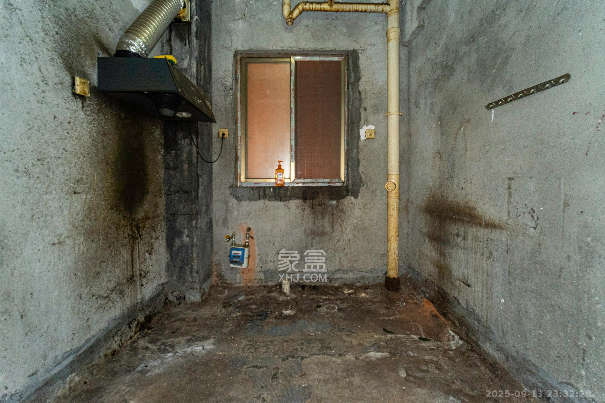 湖南有色地质勘查局宿舍（榔梨镇）  3室2厅1卫    55.0万厨房