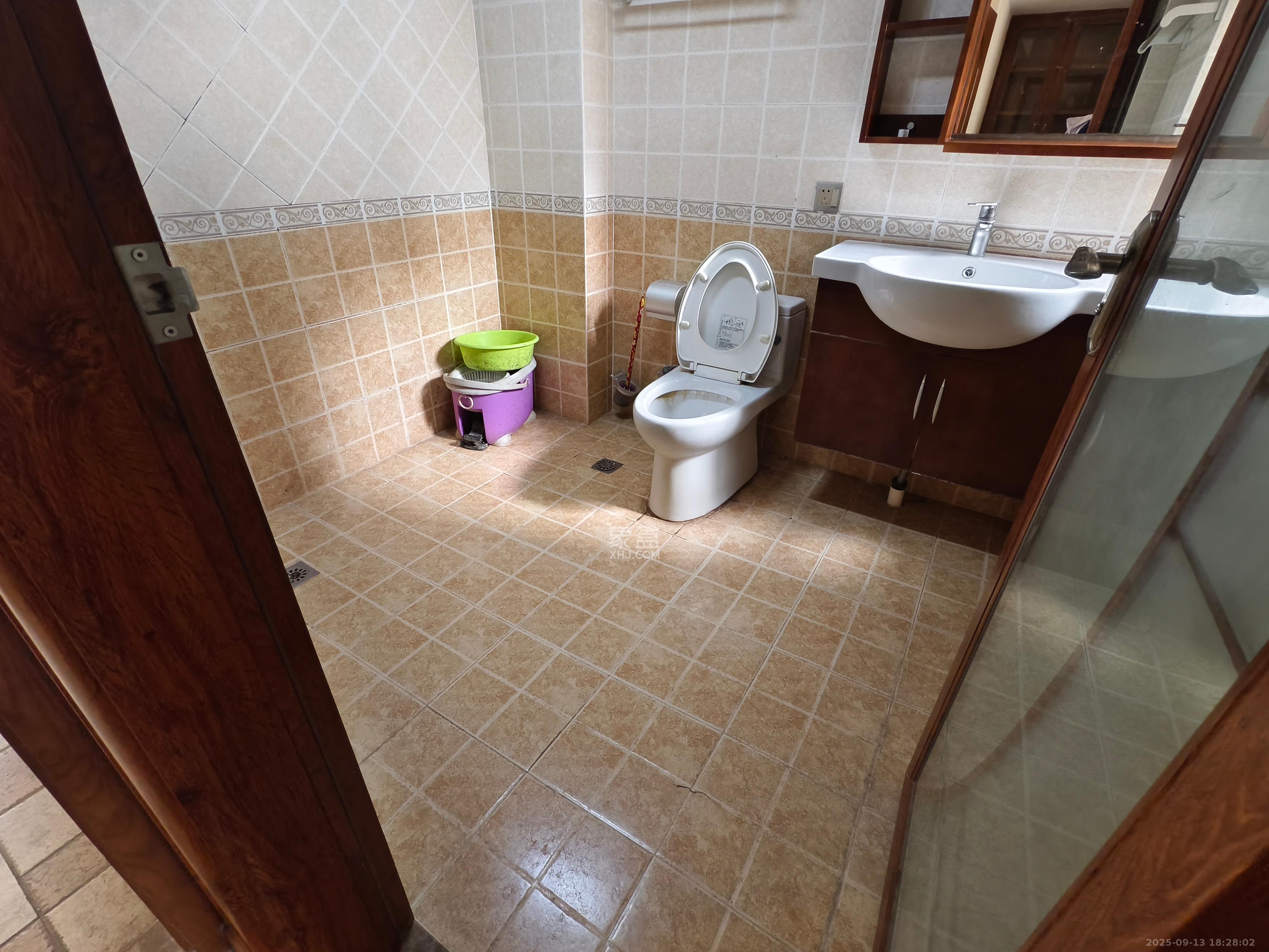 丽发新城 3室2厅2卫 2500.0元/月 丽发新城 3室2厅2卫 2500.0元/月室内图