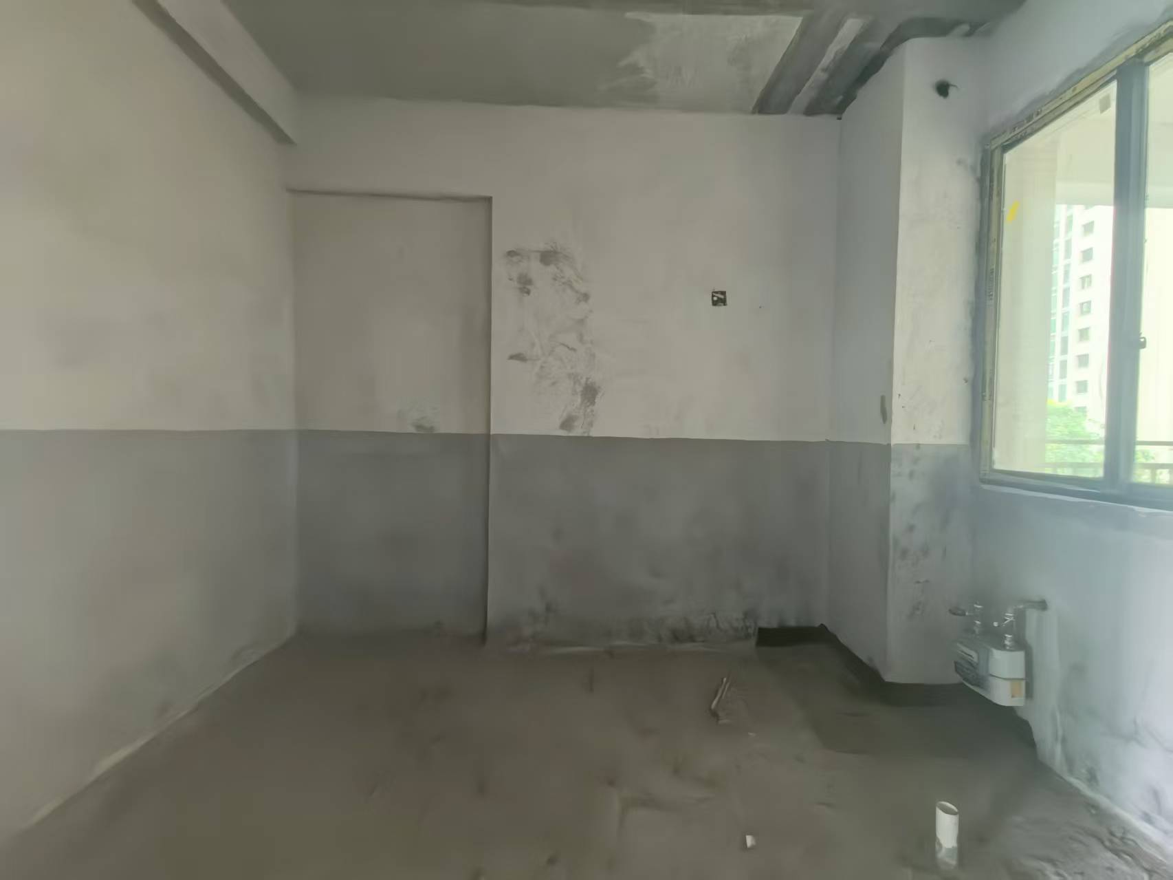 水映豪廷（一，二，三期）  3室2厅2卫    70.0万