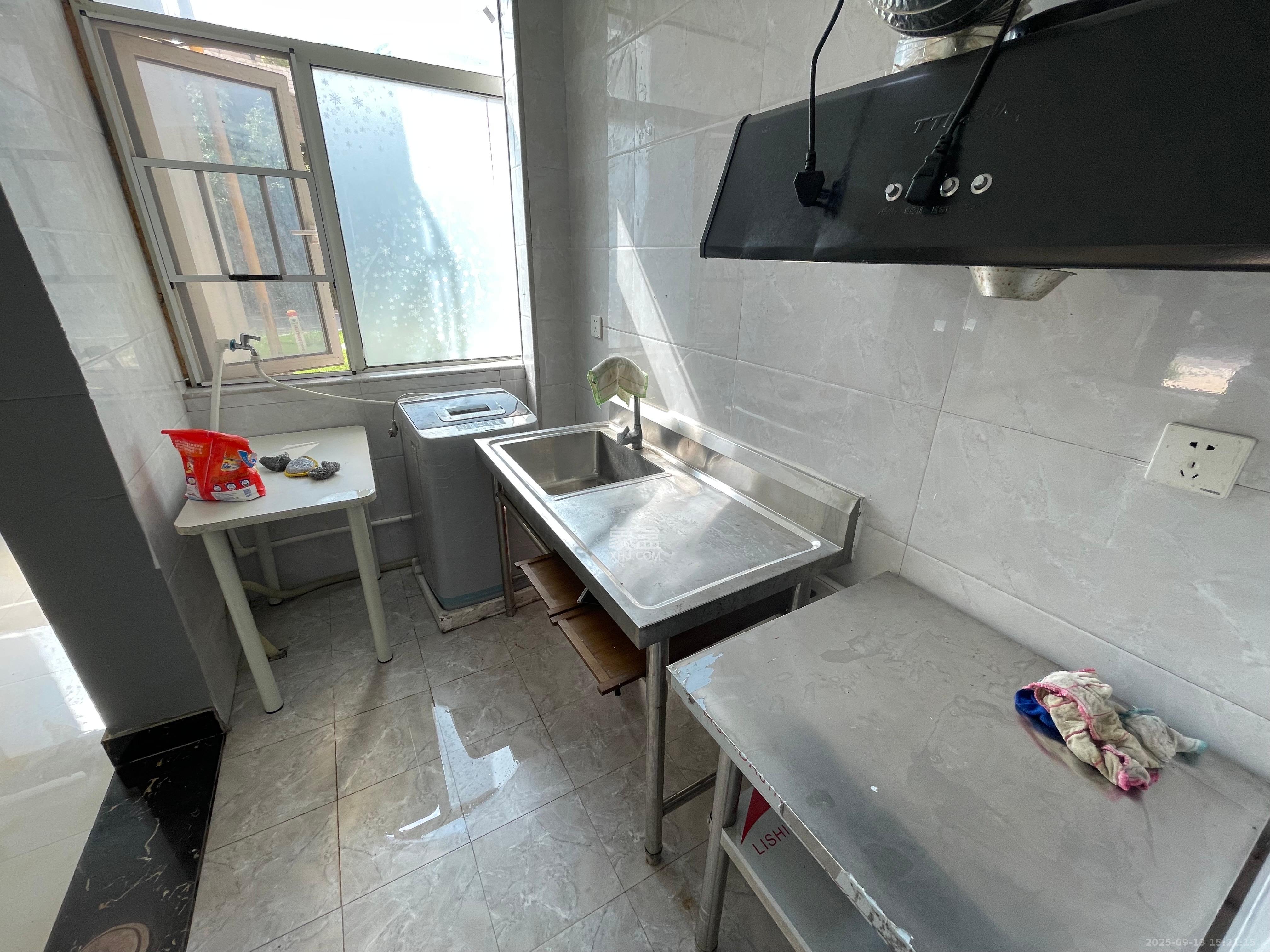 美麓阳光 1室1厅1卫 1400.0元/月 美麓阳光 1室1厅1卫 1400.0元/月室内图