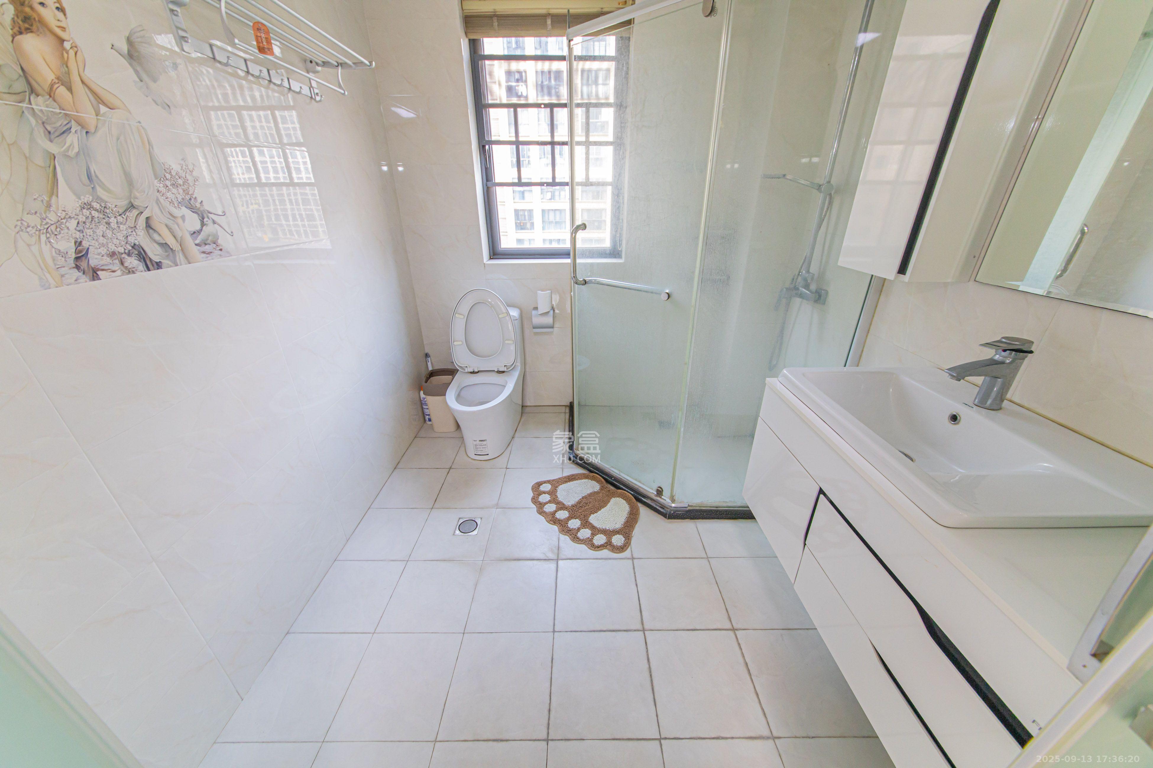 中建芙蓉嘉苑  4室2厅2卫    3000.0元/月室内图