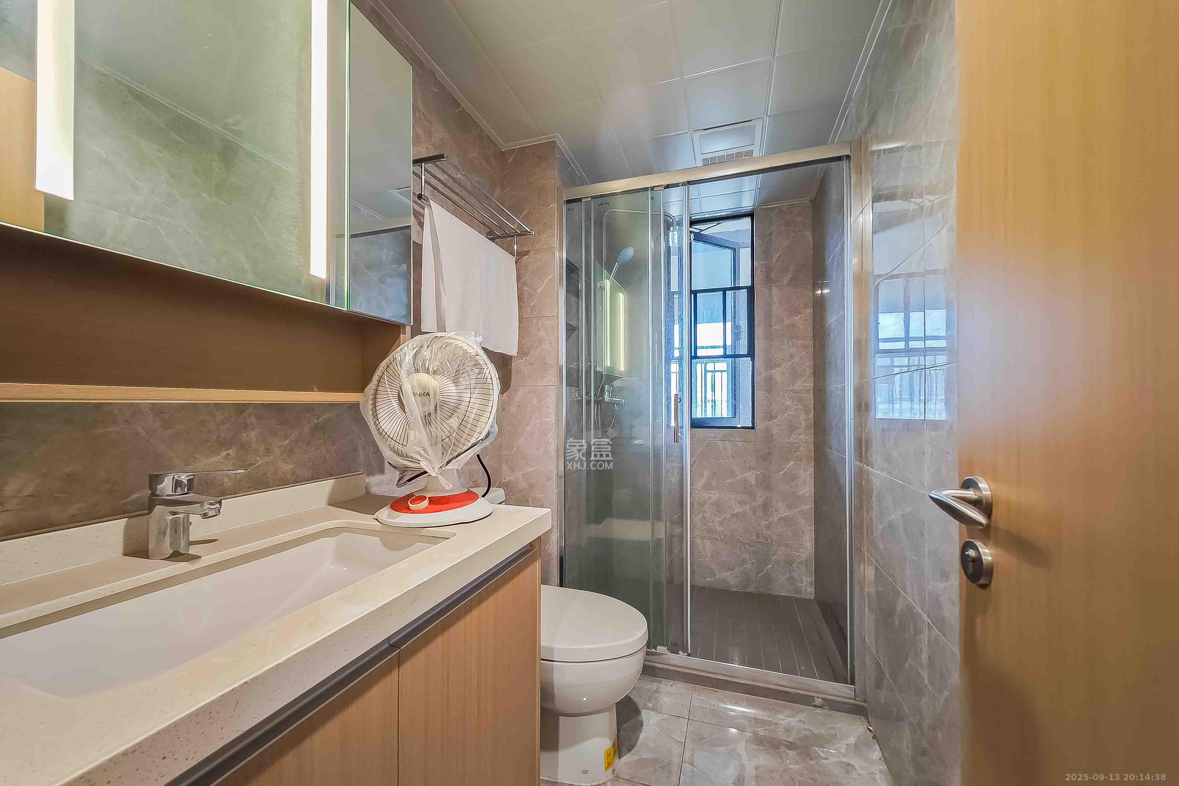 旭辉雨花郡  3室2厅2卫    148.0万卫生间