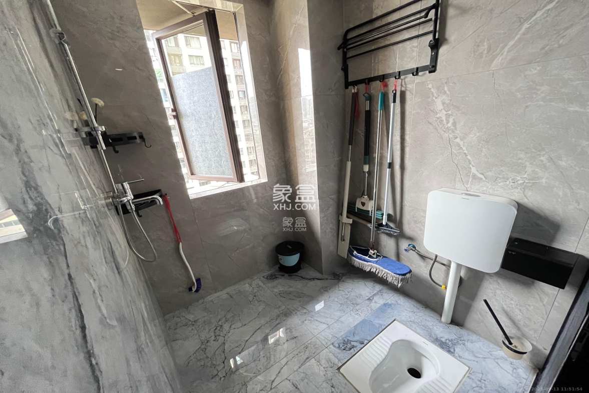 华润琨瑜府  4室2厅2卫    4500.0元/月 华润琨瑜府  4室2厅2卫    4500.0元/月室内图