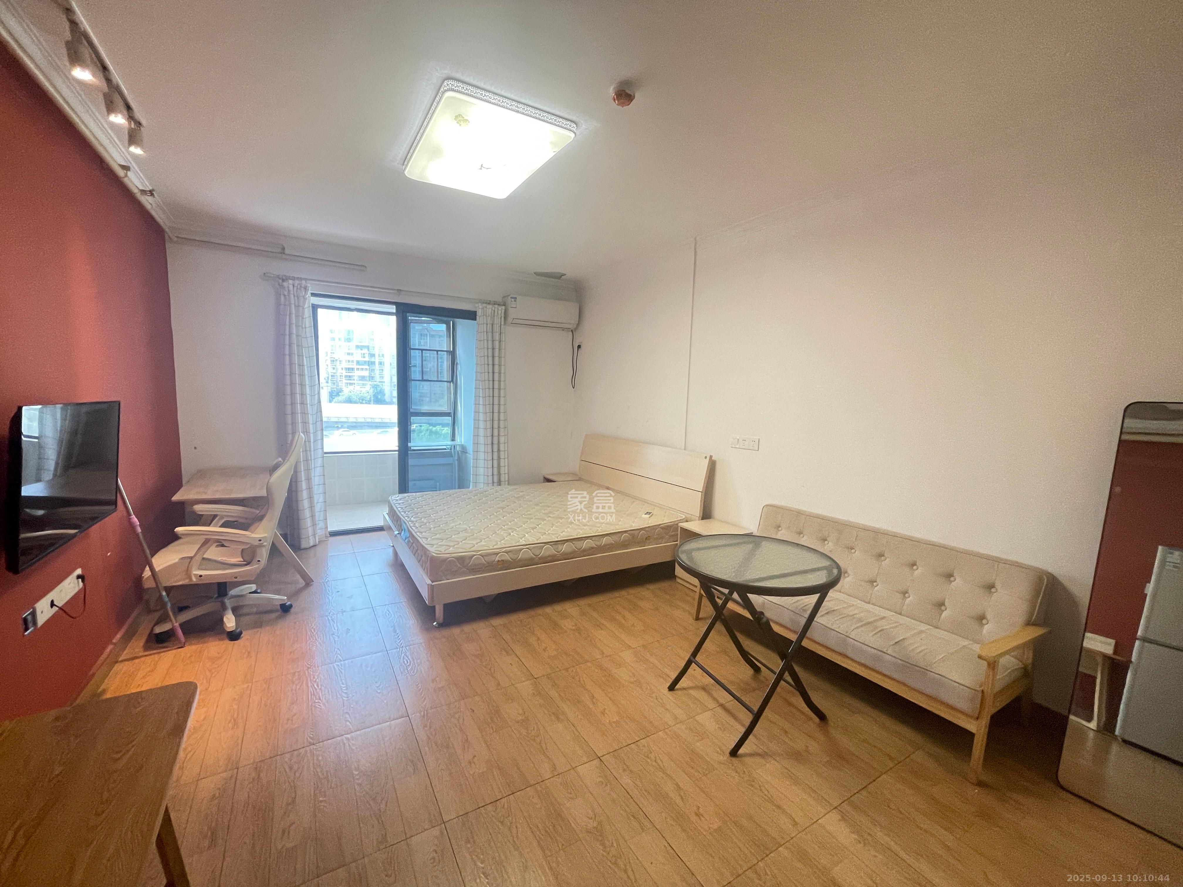 天鸿天府(天鸿中央大院) 1室1厅1卫 1400.0元/月 天鸿天府(天鸿中央大院) 1室1厅1卫 1400.0元/月室内图