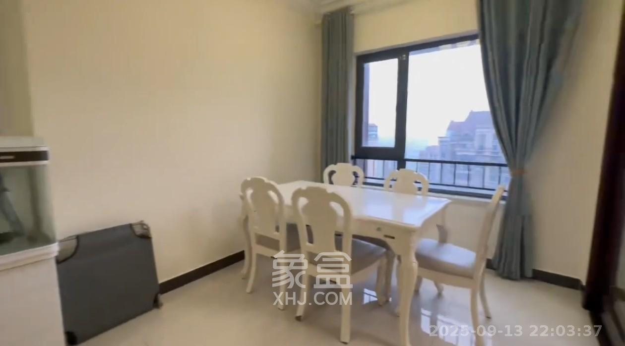 恒大江湾  3室2厅2卫   2600.00元/月室内图