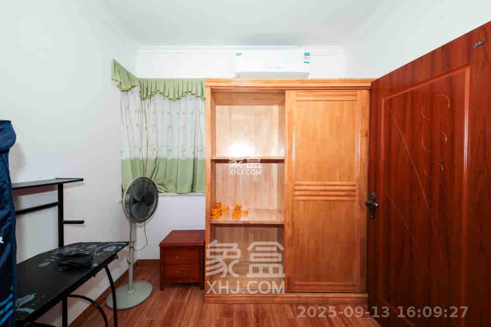 华润置地广场一期  3室2厅1卫    2200.0元/月 华润置地广场一期  3室2厅1卫    2200.0元/月室内图