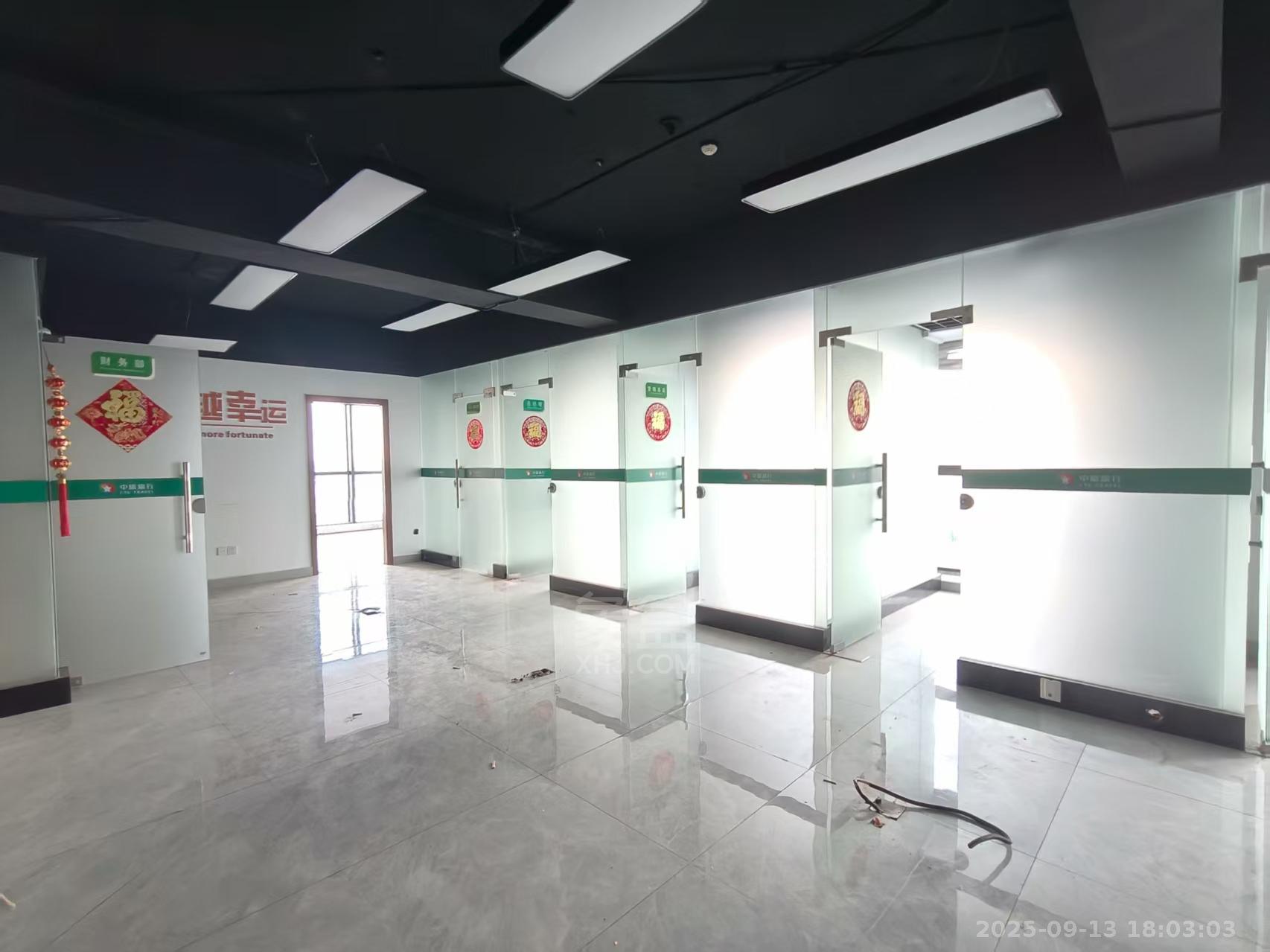 未来云环球中心  1室0厅0卫    8000.0元/月 未来云环球中心  1室0厅0卫    8000.0元/月室内图