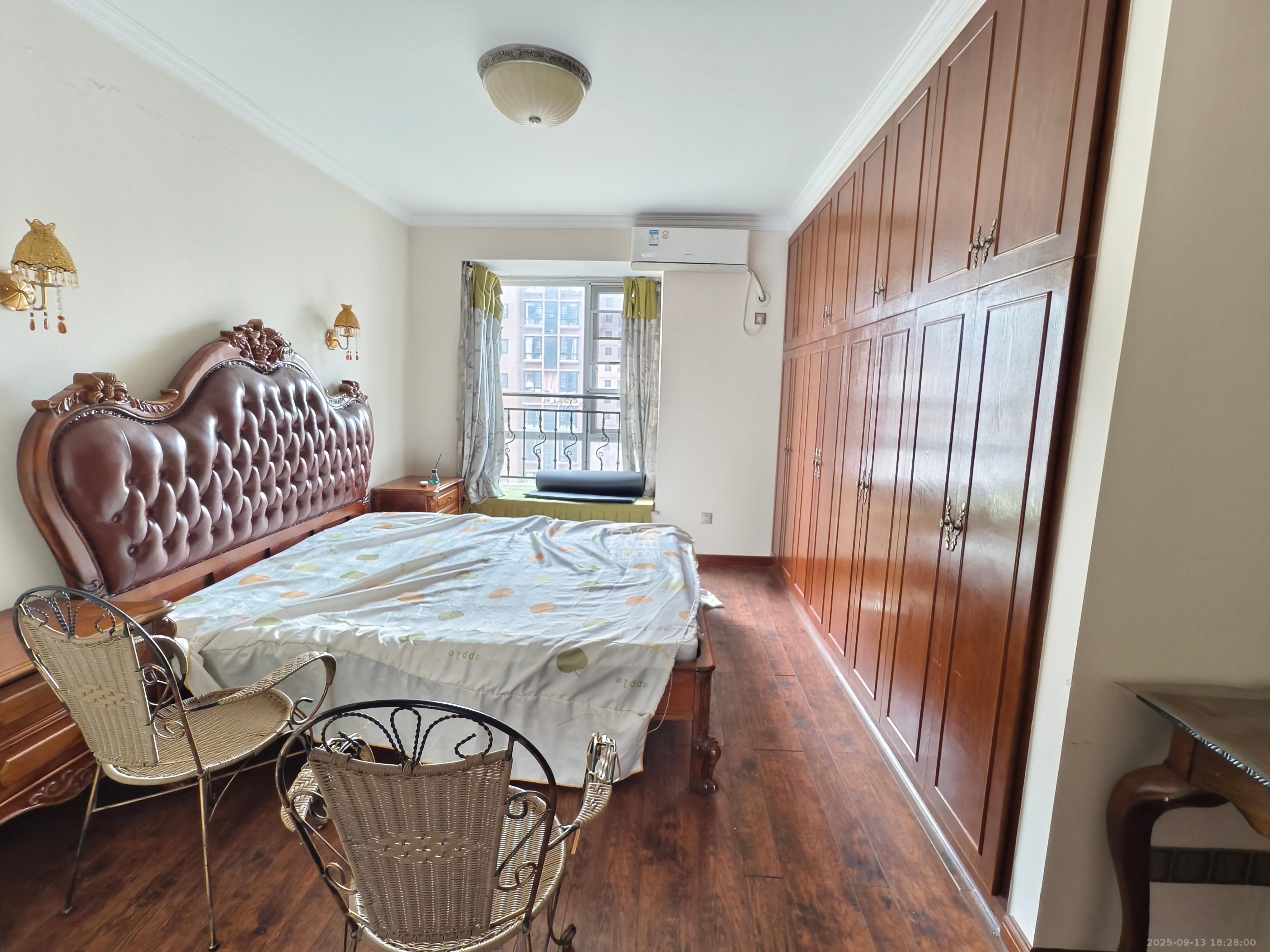 丽发新城 3室2厅2卫 2500.0元/月 丽发新城 3室2厅2卫 2500.0元/月室内图