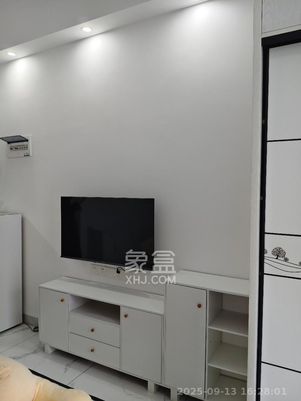 润和滨江府  1室1厅1卫   1500.00元/月室内图