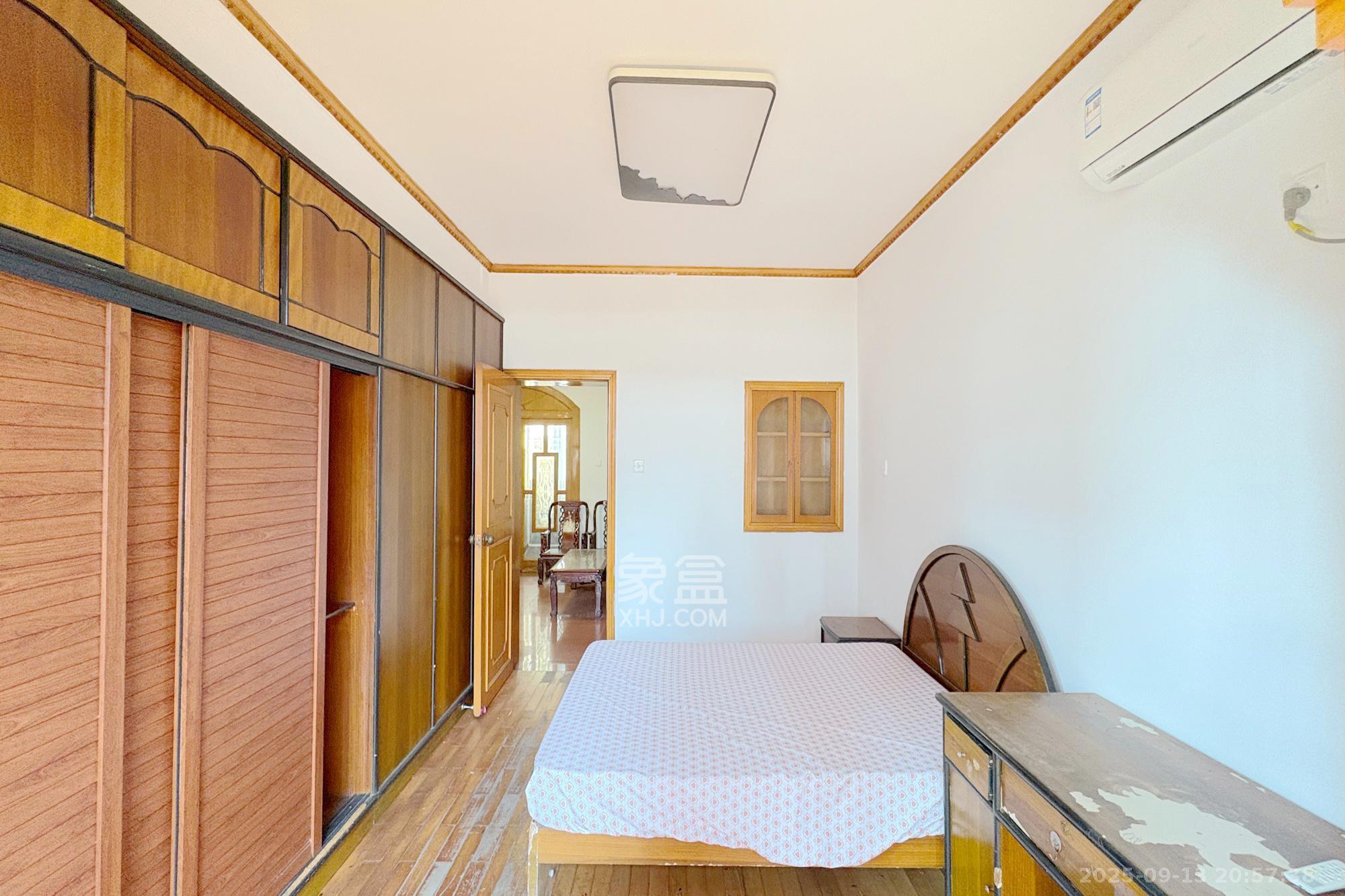 湖南省机械局宿舍（东茅街30号）  2室2厅1卫    68.0万卧室