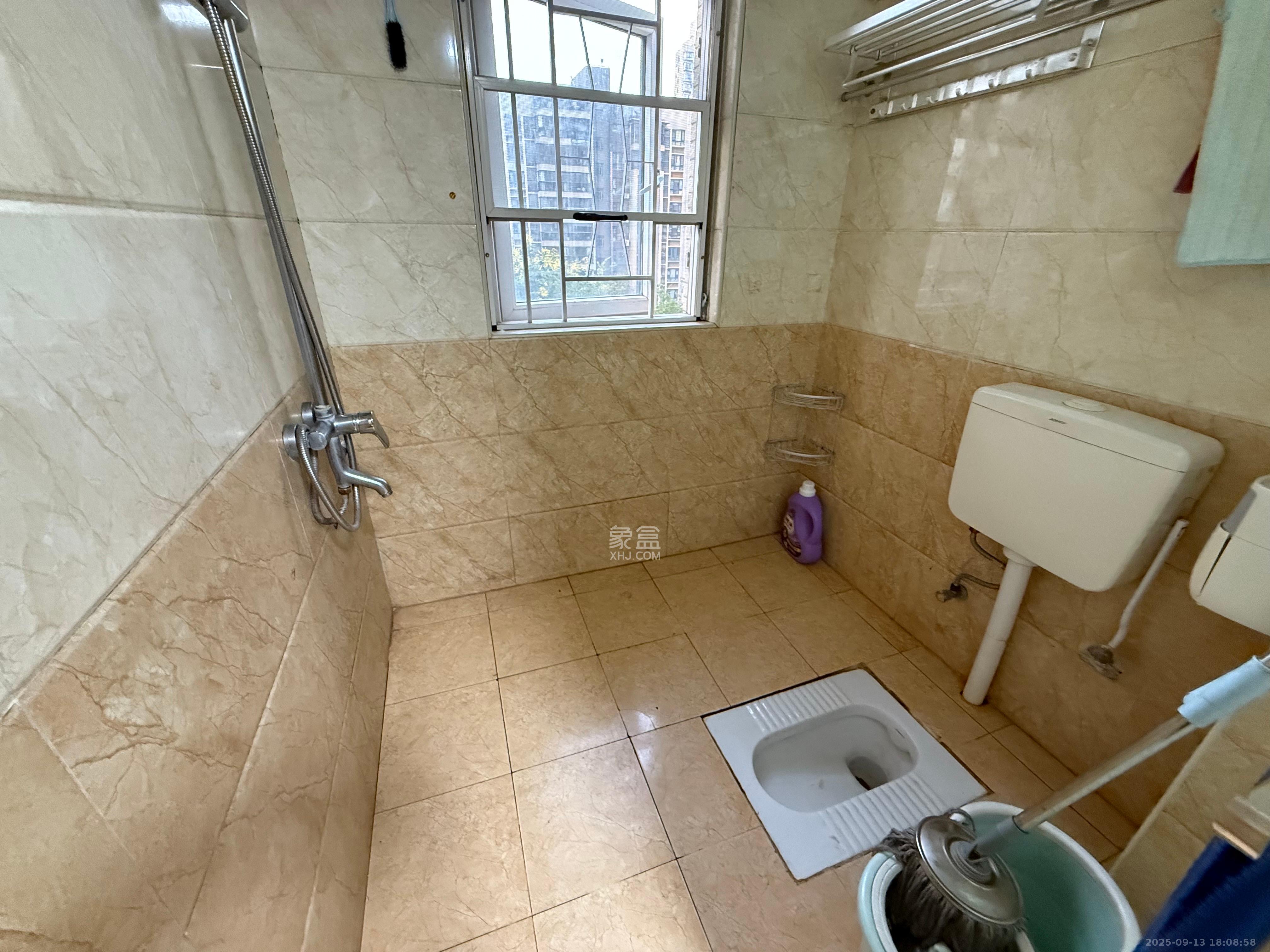 泊爱蓝湾 3室1厅1卫 2900.0元/月 泊爱蓝湾 3室1厅1卫 2900.0元/月室内图