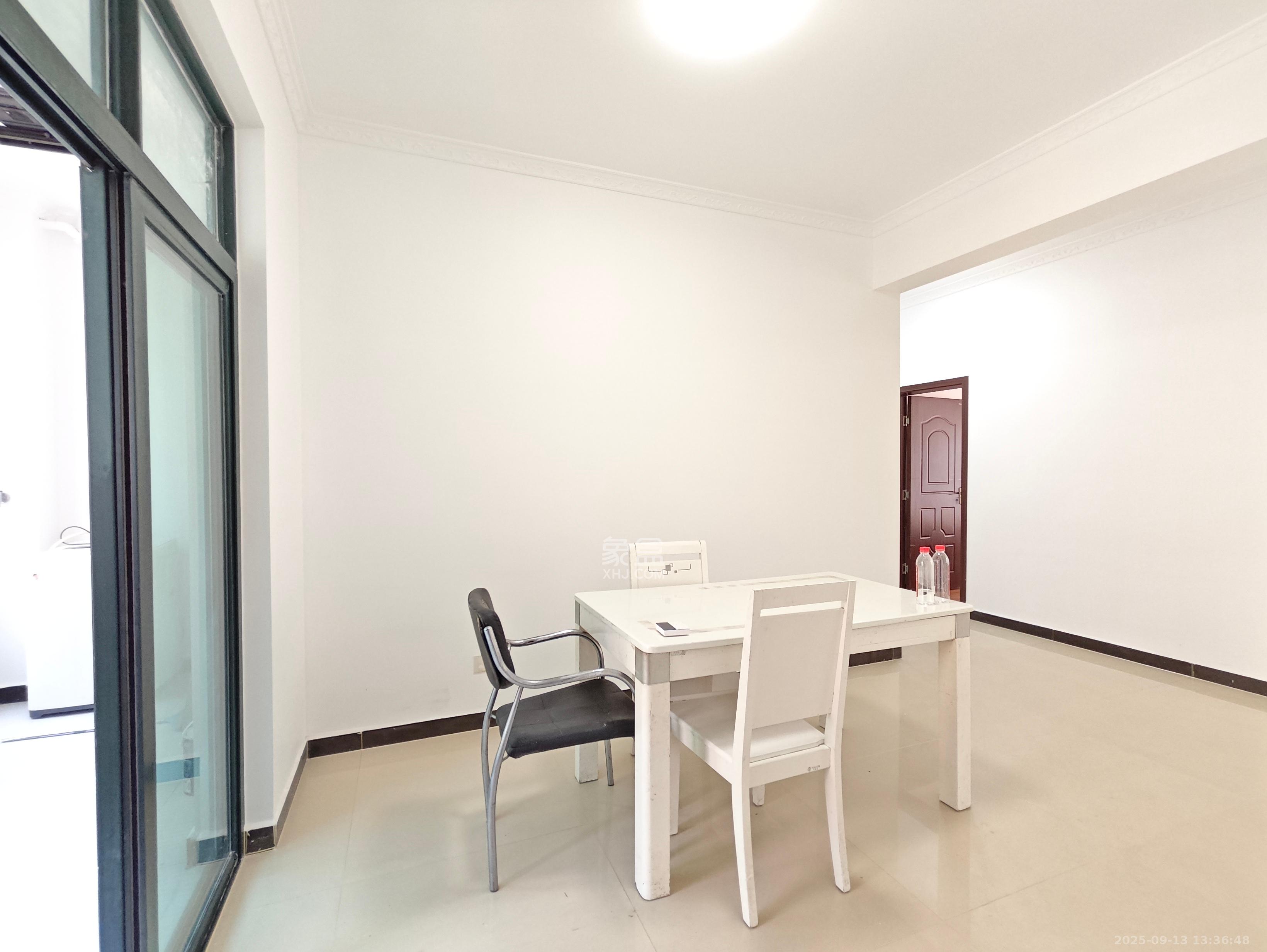 财富名园 3室2厅2卫 2500.0元/月 财富名园 3室2厅2卫 2500.0元/月室内图