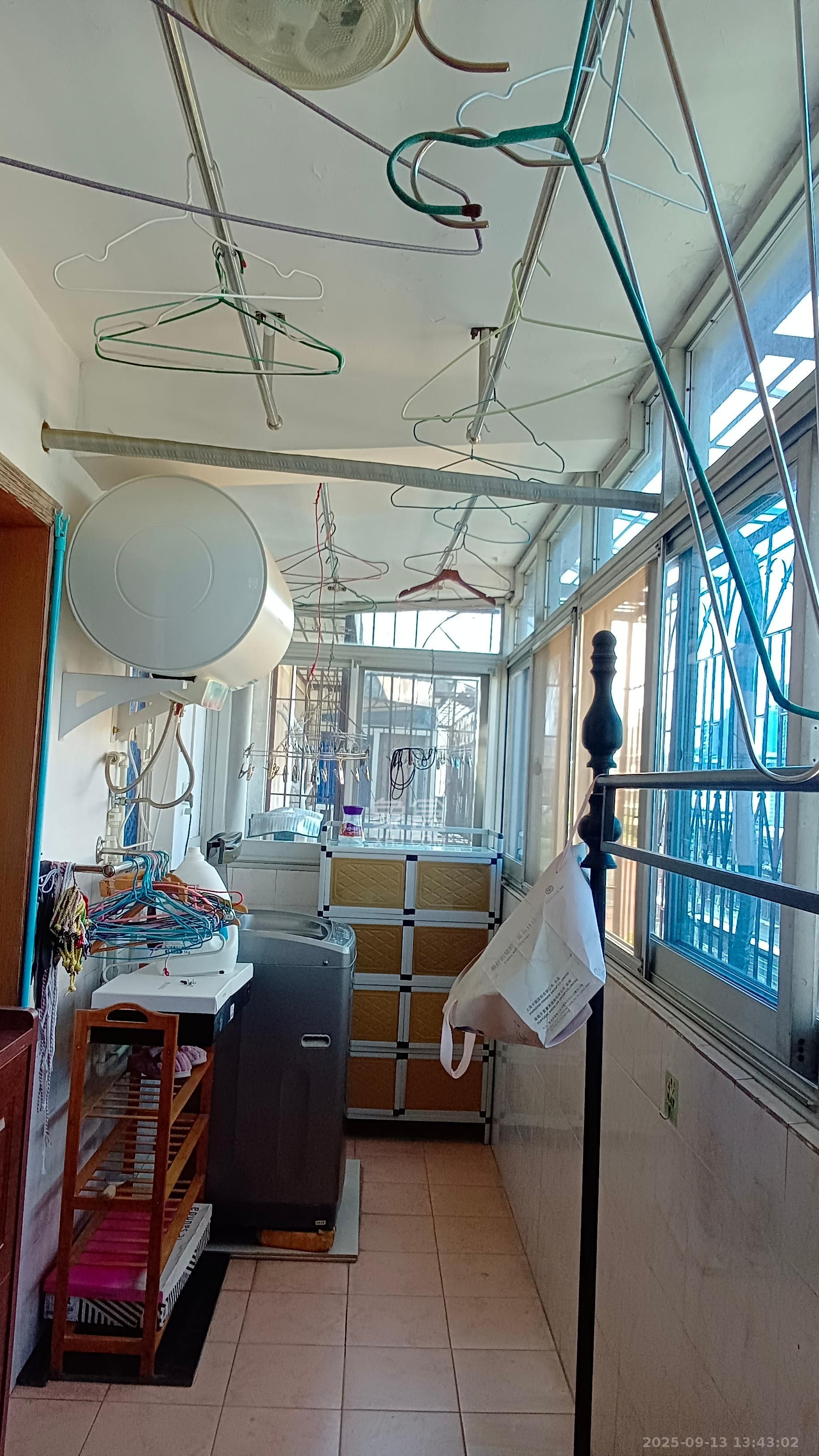 下民航宿舍  3室1厅1卫    1800.0元/月 下民航宿舍  3室1厅1卫    1800.0元/月室内图