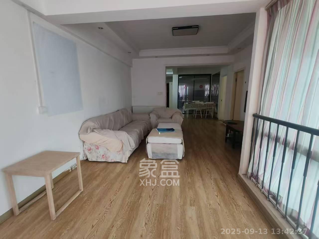 BOBO天下城(CTA财富中心)  2室2厅1卫    2600.0元/月 BOBO天下城(CTA财富中心)  2室2厅1卫    2600.0元/月