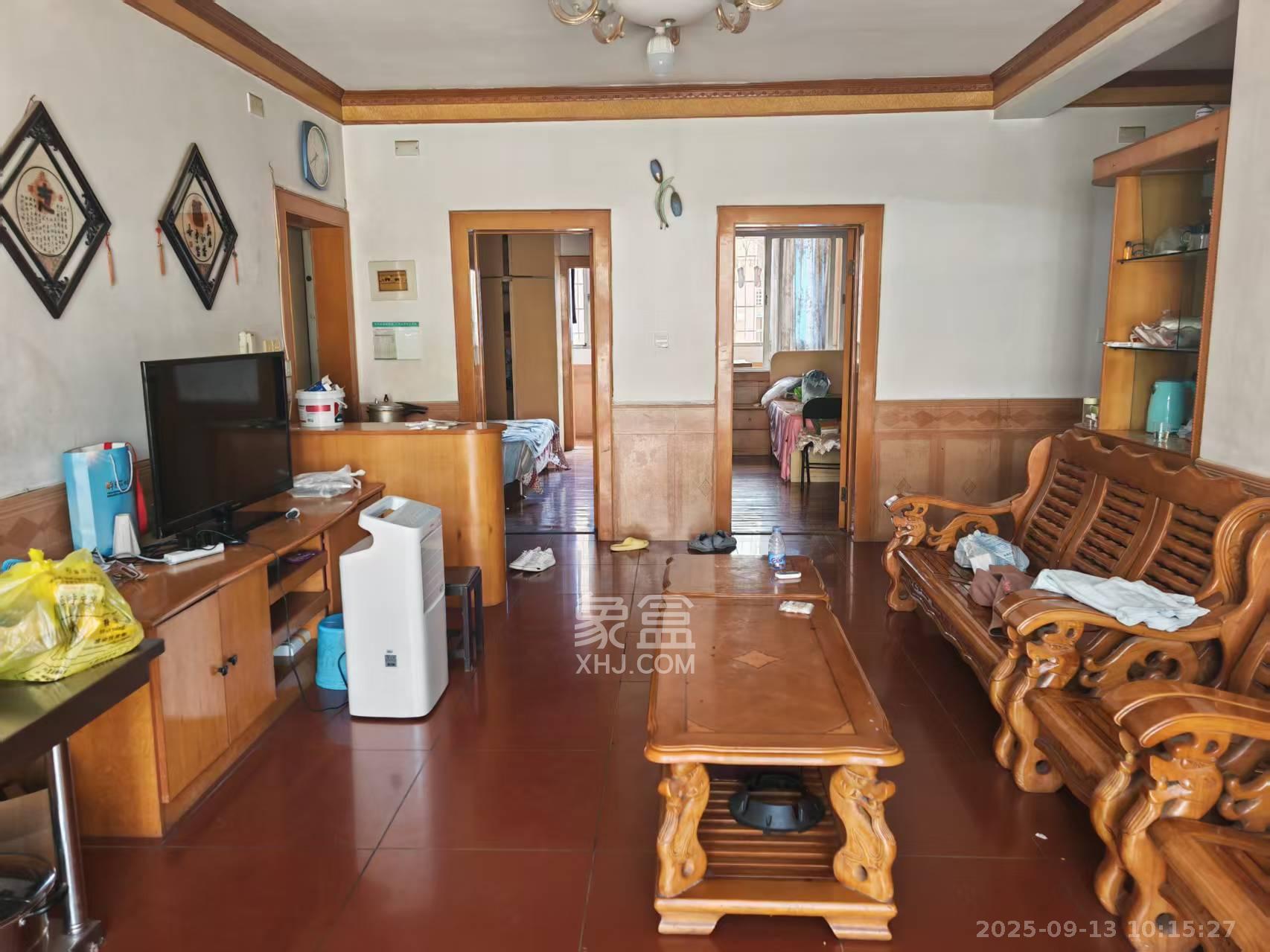 岳麓区教师村 3室2厅1卫 2600.0元/月 岳麓区教师村 3室2厅1卫 2600.0元/月室内图