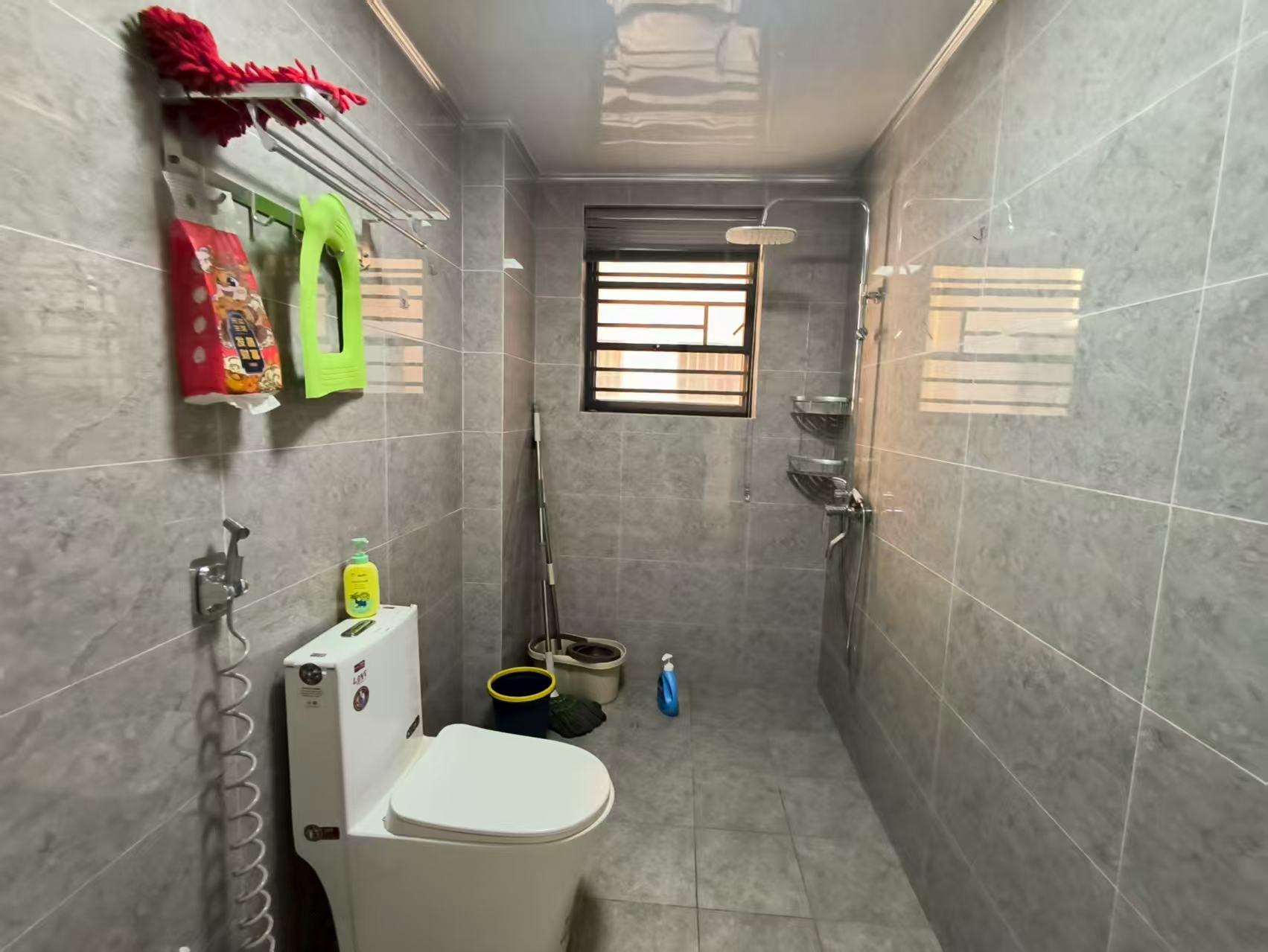 港岛花园 3室2厅2卫 3200.0元/月 港岛花园 3室2厅2卫 3200.0元/月室内图