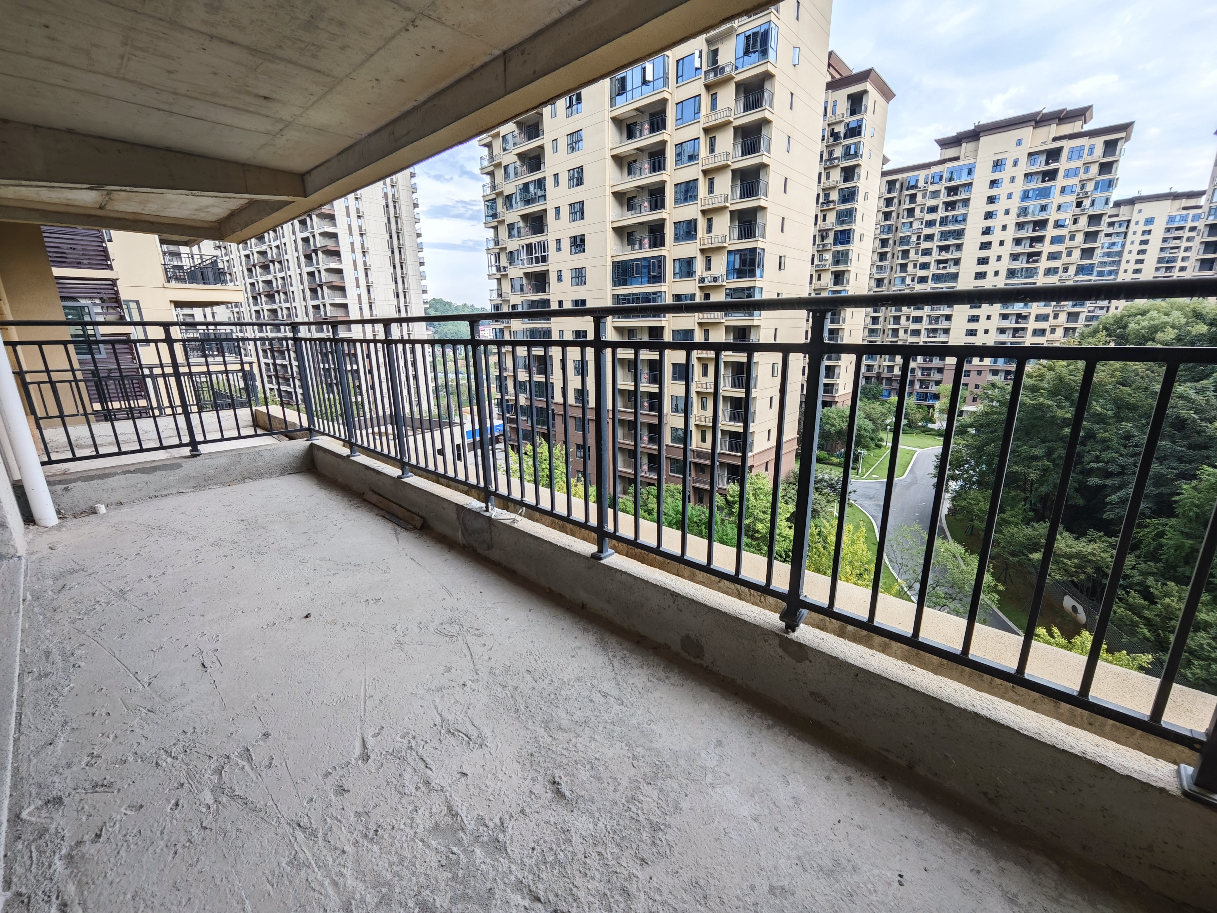 徐福桃花源 5室2厅2卫 99.8万 徐福桃花源 5室2厅2卫 99.8万阳台