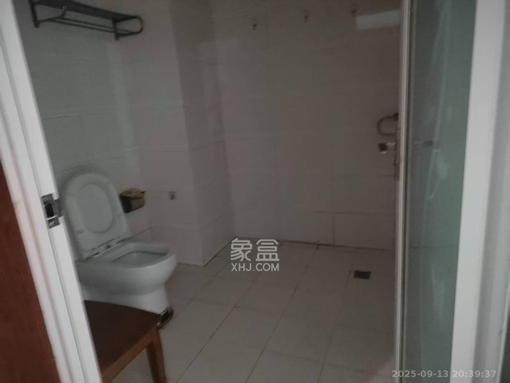 海利科院佳园 3室2厅2卫 2400.0元/月 海利科院佳园 3室2厅2卫 2400.0元/月室内图