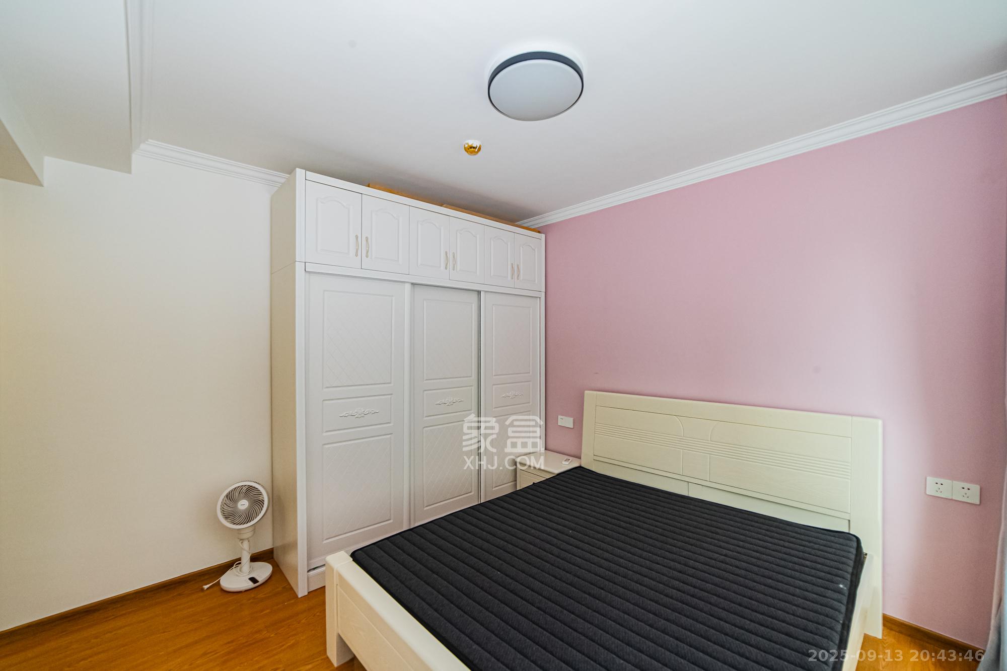 北辰三角洲E7区 3室2厅2卫 170.0万 北辰三角洲E7区 3室2厅2卫 170.0万卧室