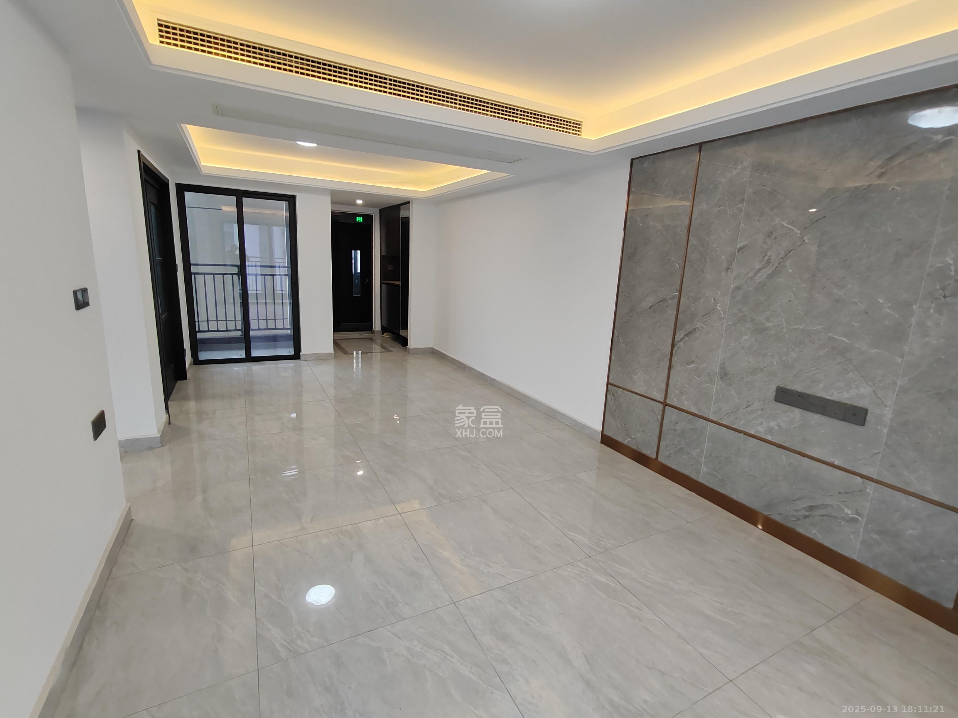 长沙美的麓府 4室2厅2卫 2700.0元/月 长沙美的麓府 4室2厅2卫 2700.0元/月室内图