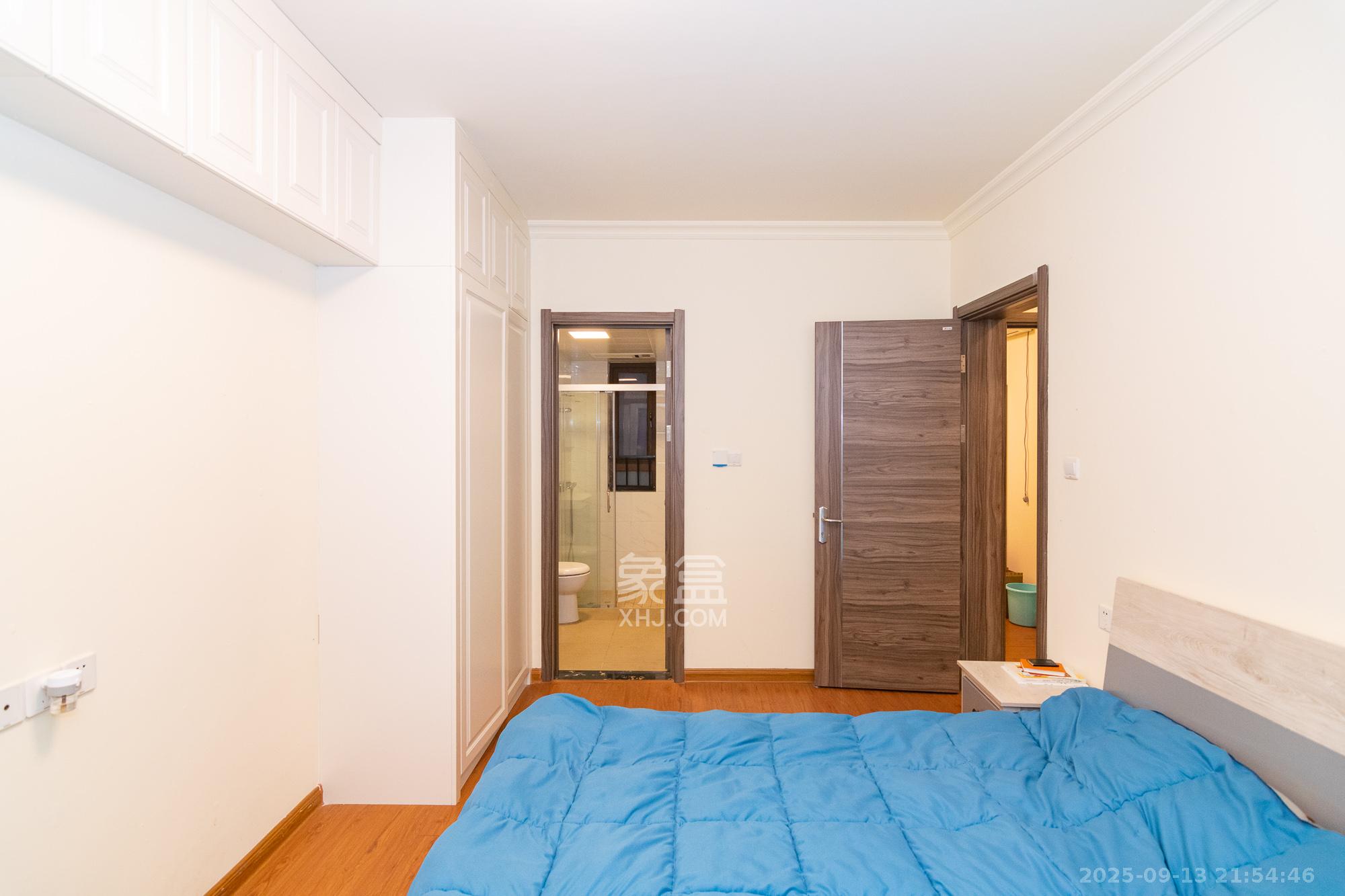 碧桂园高尔夫花园  3室2厅2卫    71.8万卧室