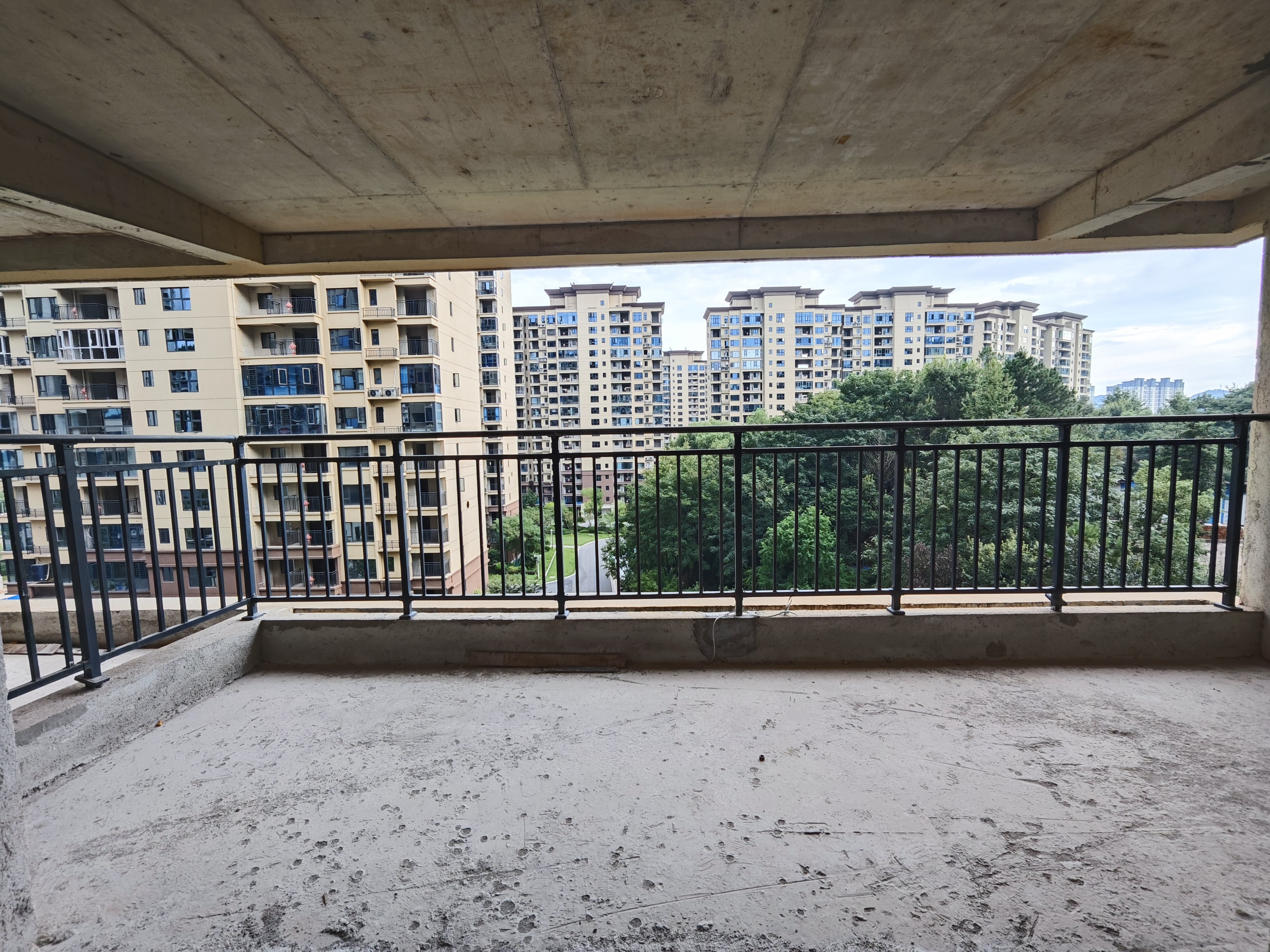 徐福桃花源 5室2厅2卫 99.8万 徐福桃花源 5室2厅2卫 99.8万阳台