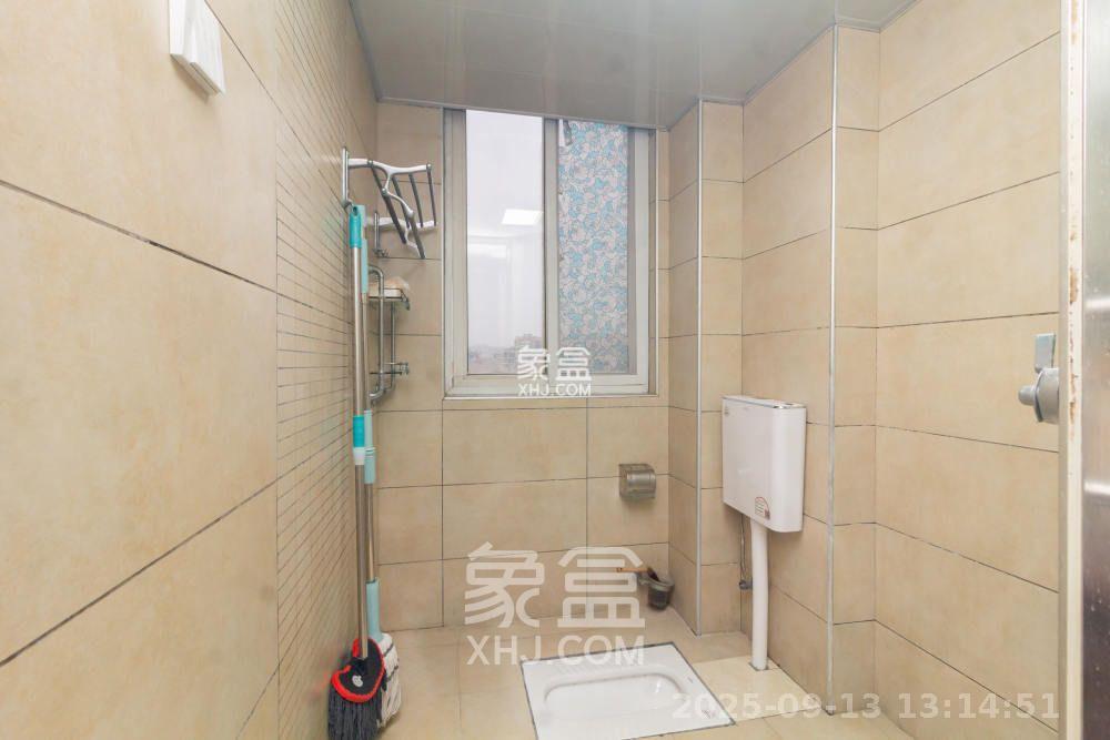 星城国际  3室2厅2卫    1800.0元/月室内图