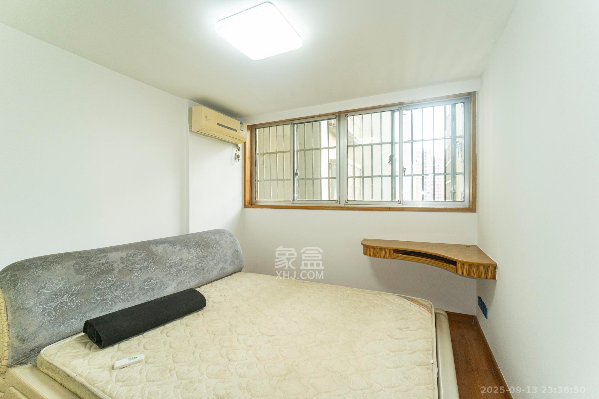 挪威森林(美世界园林公寓)  4室2厅1卫    102.0万 挪威森林(美世界园林公寓)  4室2厅1卫    102.0万卧室