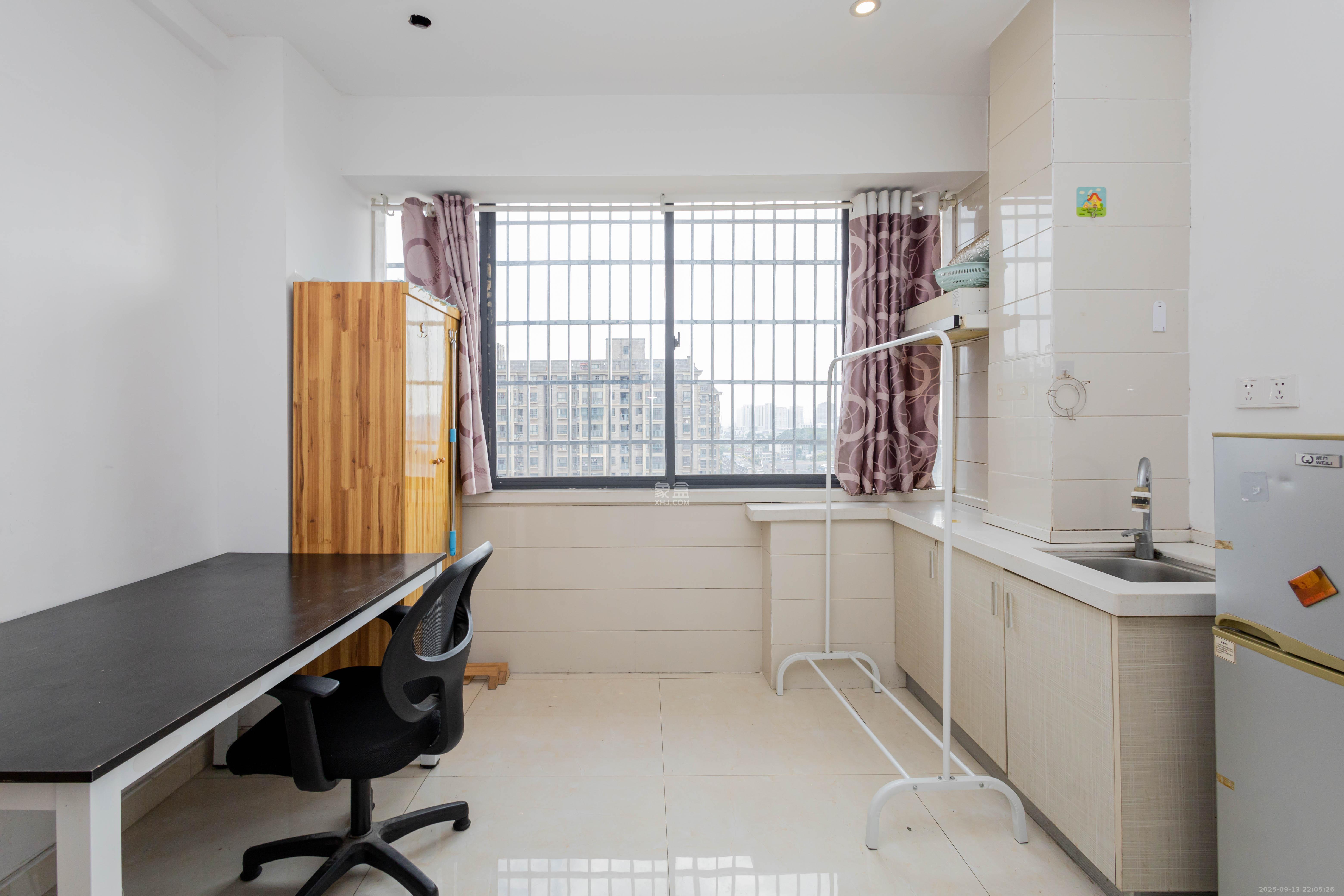 佐佑大厦 1室1厅1卫 13.0万 佐佑大厦 1室1厅1卫 13.0万厨房