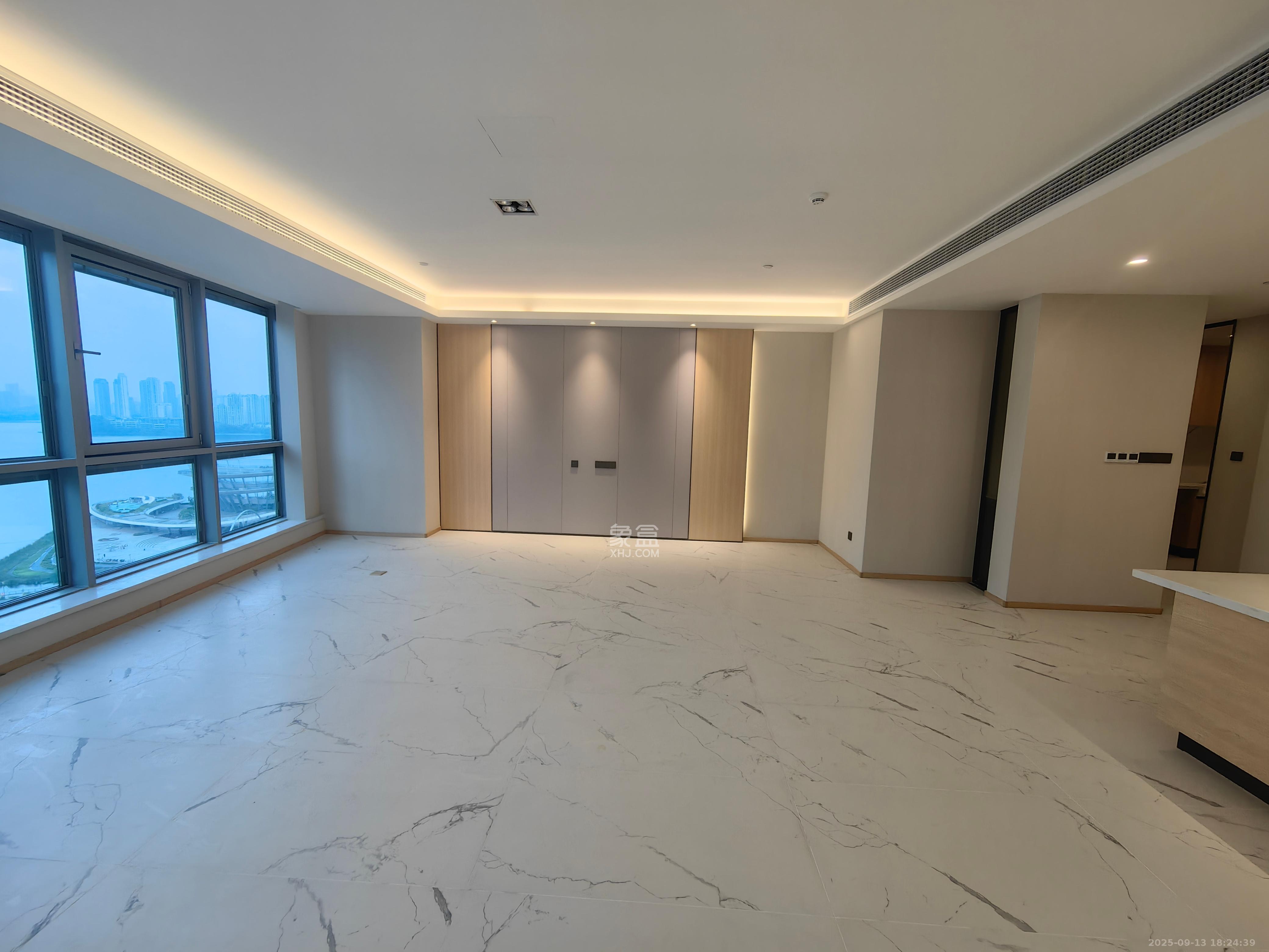 正荣梅溪紫阙台 4室2厅3卫 9000.0元/月 正荣梅溪紫阙台 4室2厅3卫 9000.0元/月室内图