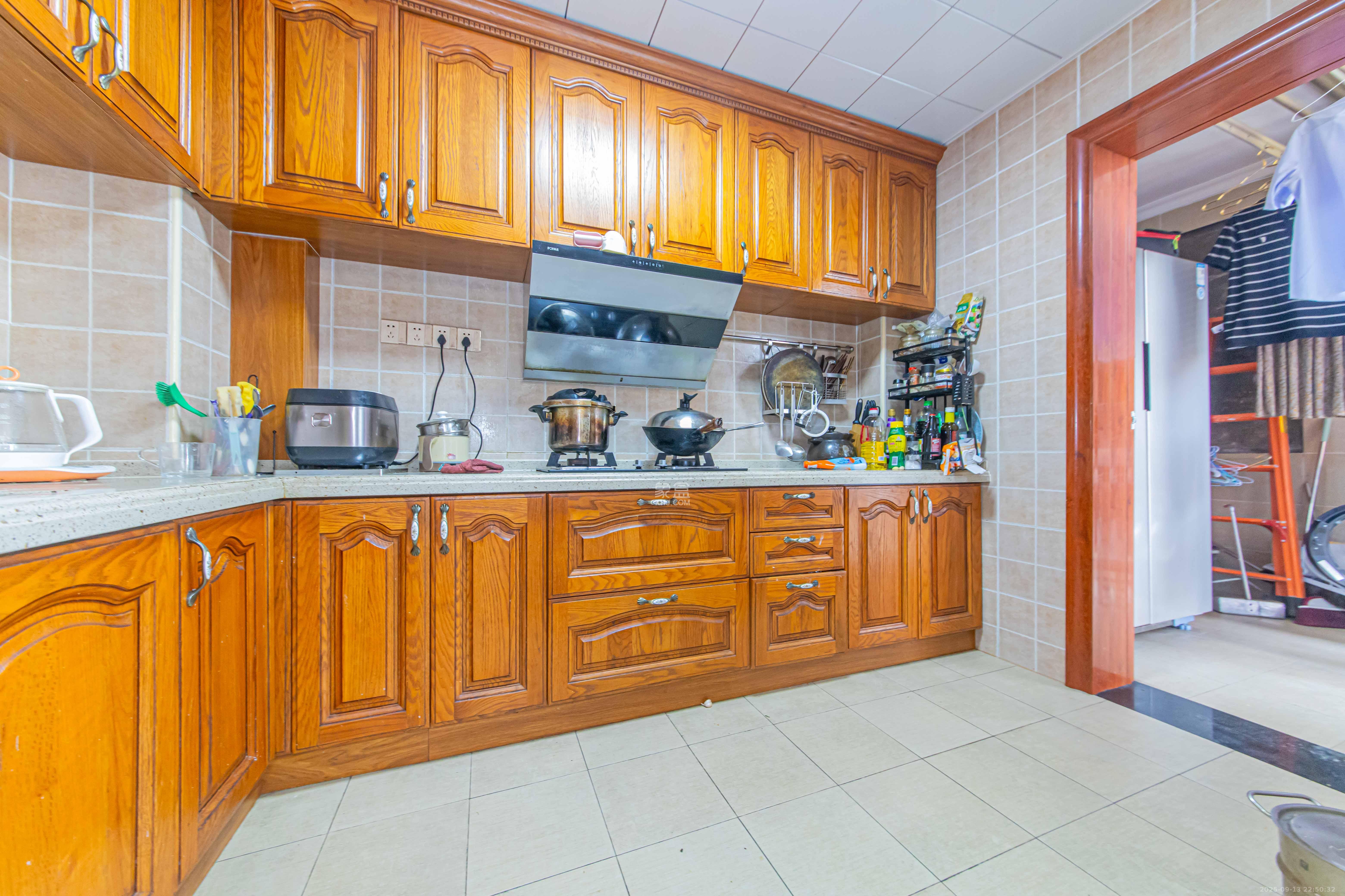 鑫远和城（一、二期）  4室2厅2卫    125.0万厨房