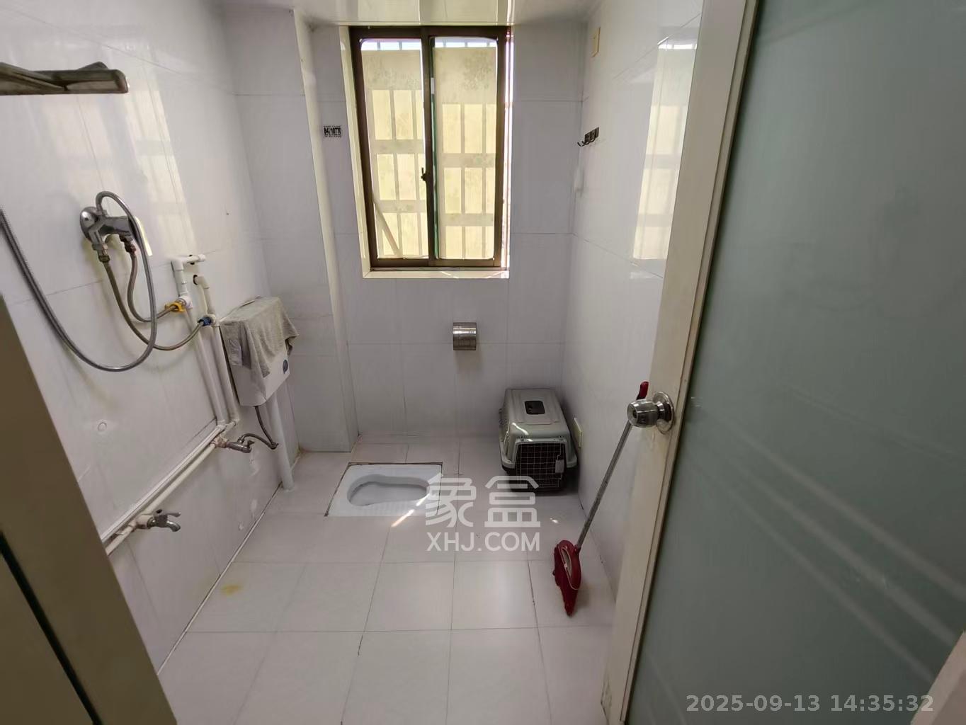 鑫湘佳园 3室2厅1卫 2300.0元/月 鑫湘佳园 3室2厅1卫 2300.0元/月室内图