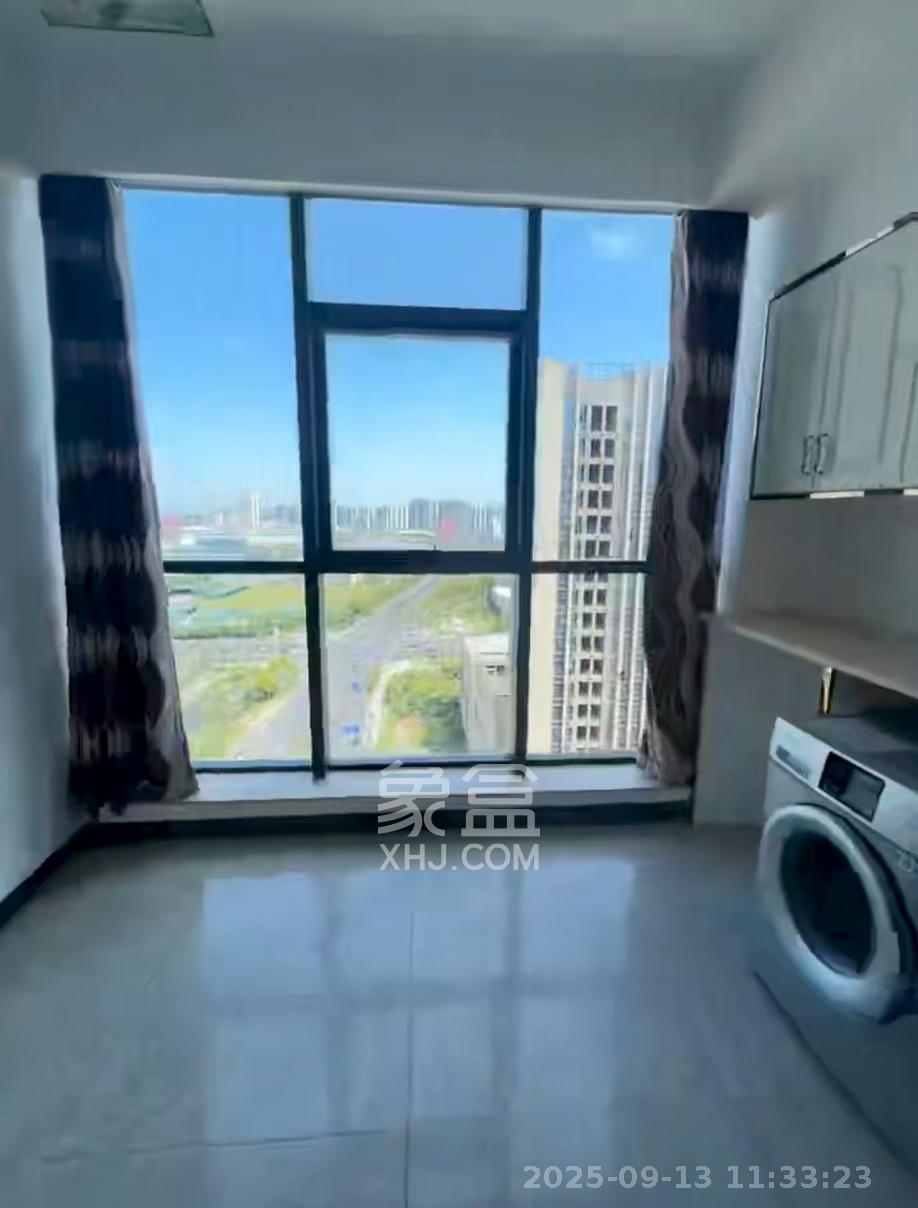 华侨假日中心(晟华苑) 1室1厅1卫 1800.0元/月 华侨假日中心(晟华苑) 1室1厅1卫 1800.0元/月室内图