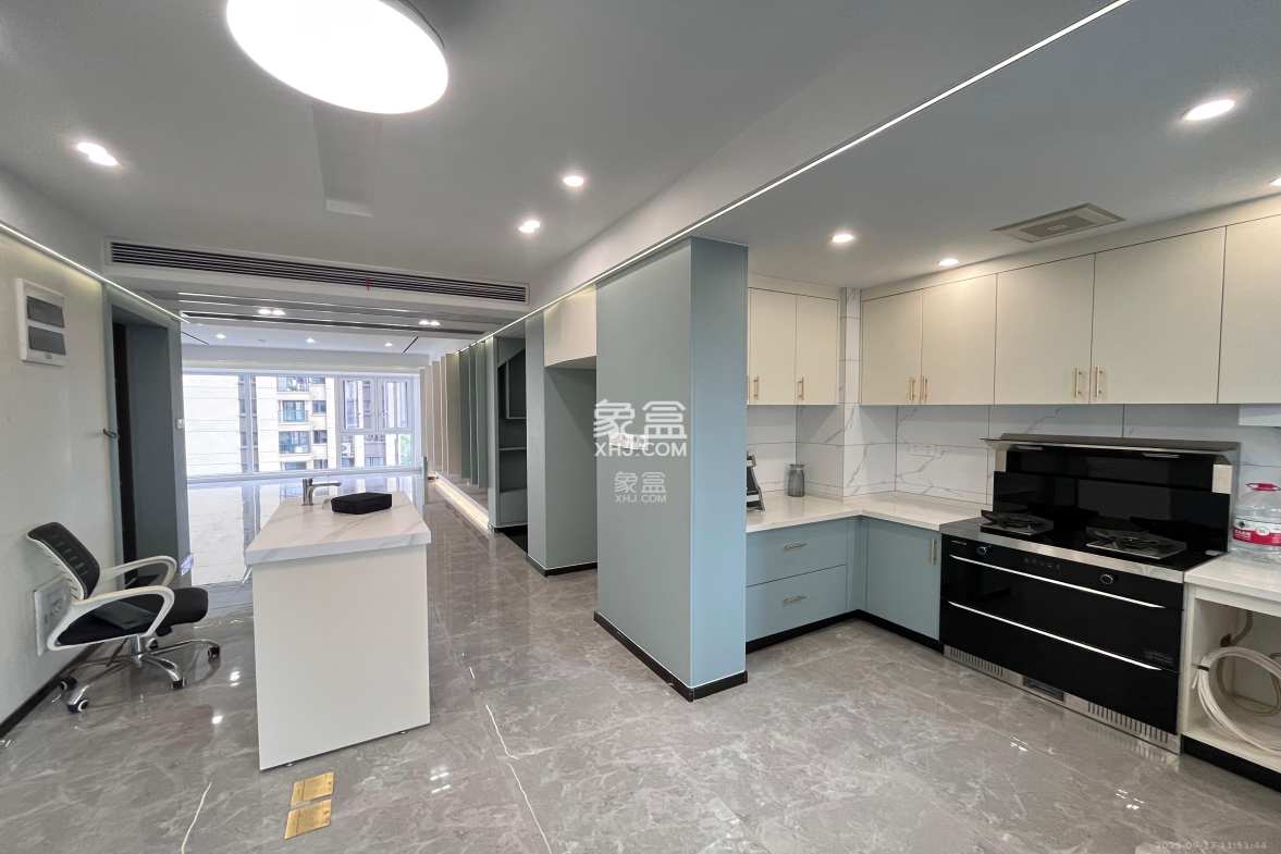 华润琨瑜府  4室2厅2卫    4500.0元/月 华润琨瑜府  4室2厅2卫    4500.0元/月室内图