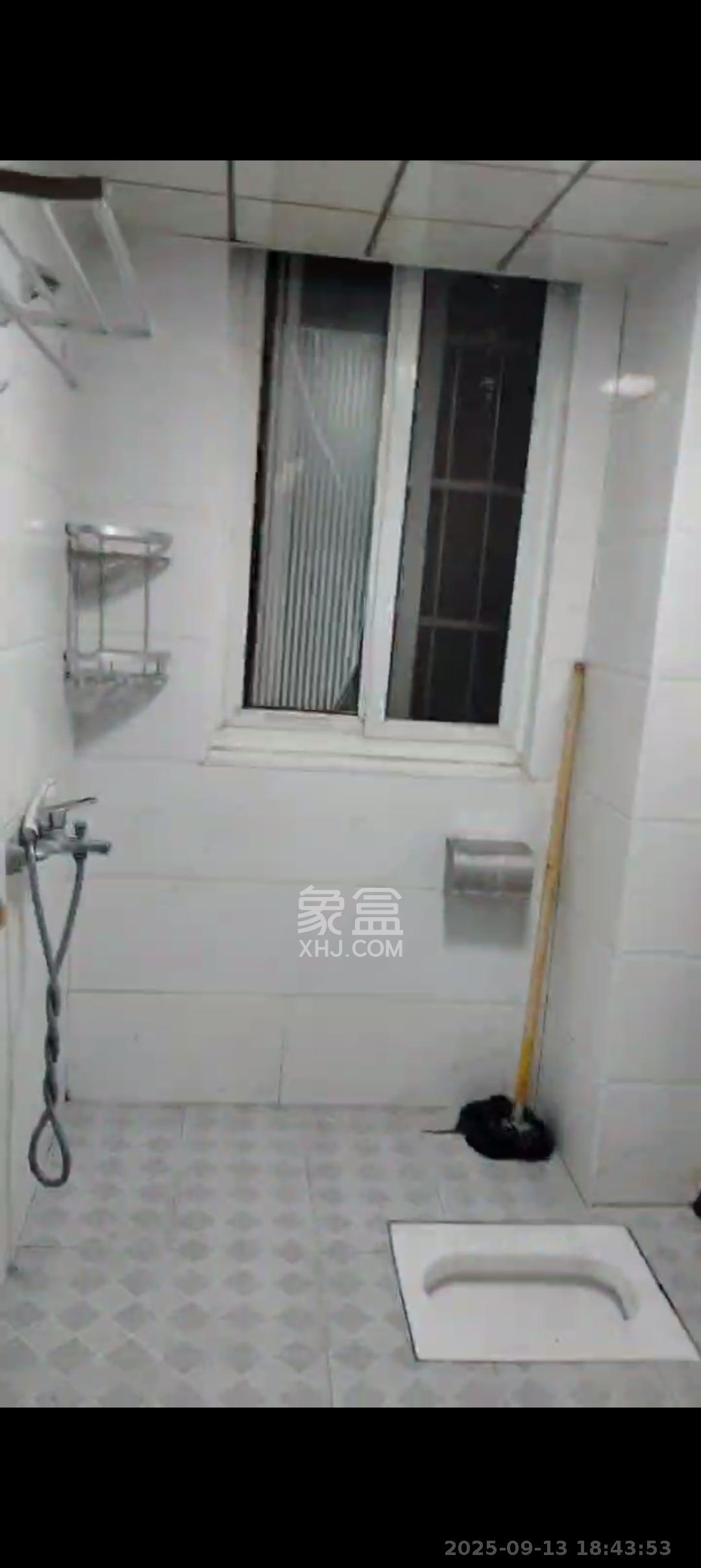 和康园小区  2室1厅1卫    1800.0元/月 和康园小区  2室1厅1卫    1800.0元/月室内图