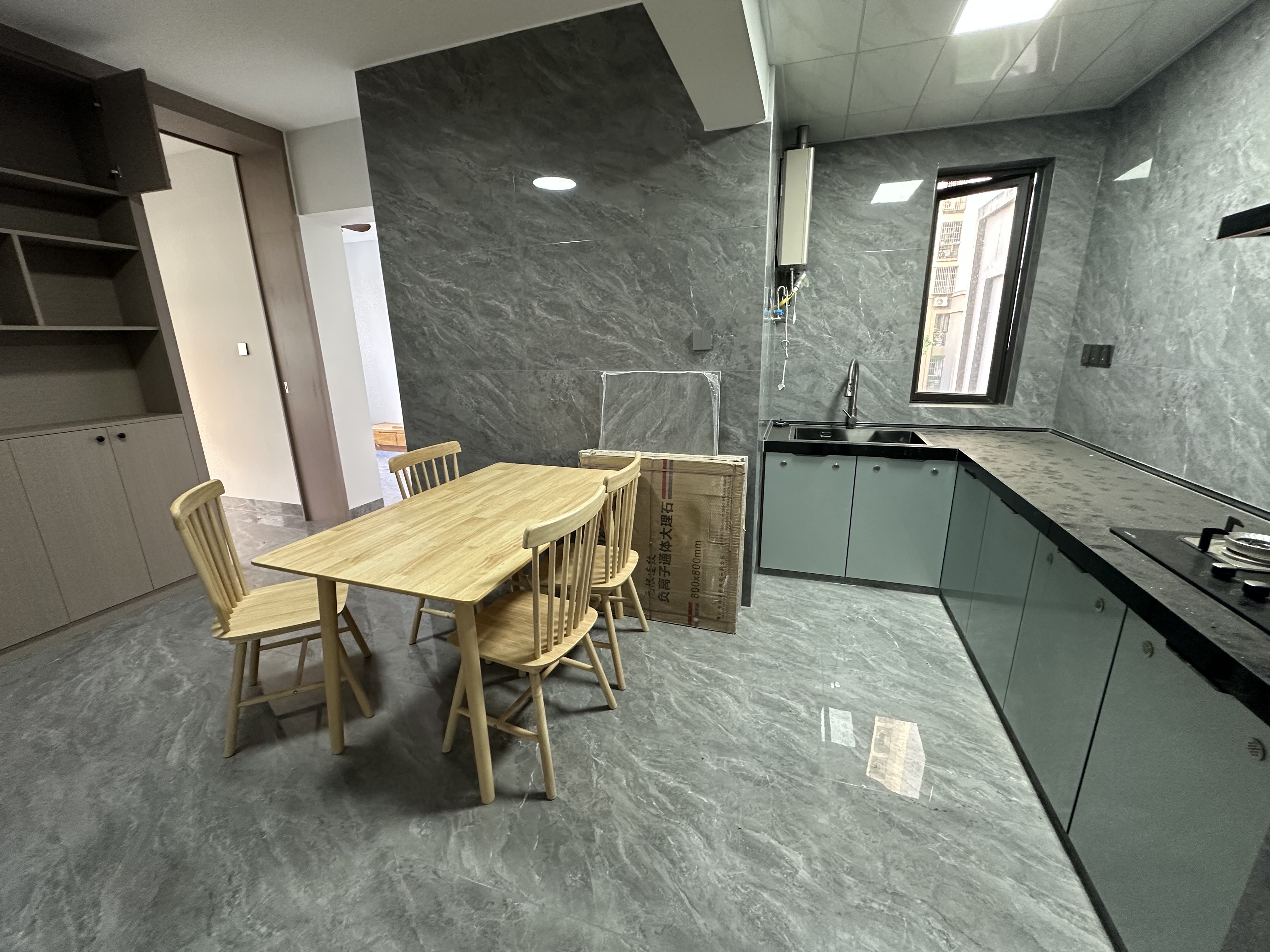 绿地海德公馆 3室2厅1卫 160.0万 绿地海德公馆 3室2厅1卫 160.0万客厅