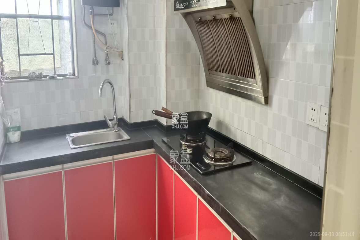 湖韵佳苑 1室1厅1卫 1300.0元/月 湖韵佳苑 1室1厅1卫 1300.0元/月室内图