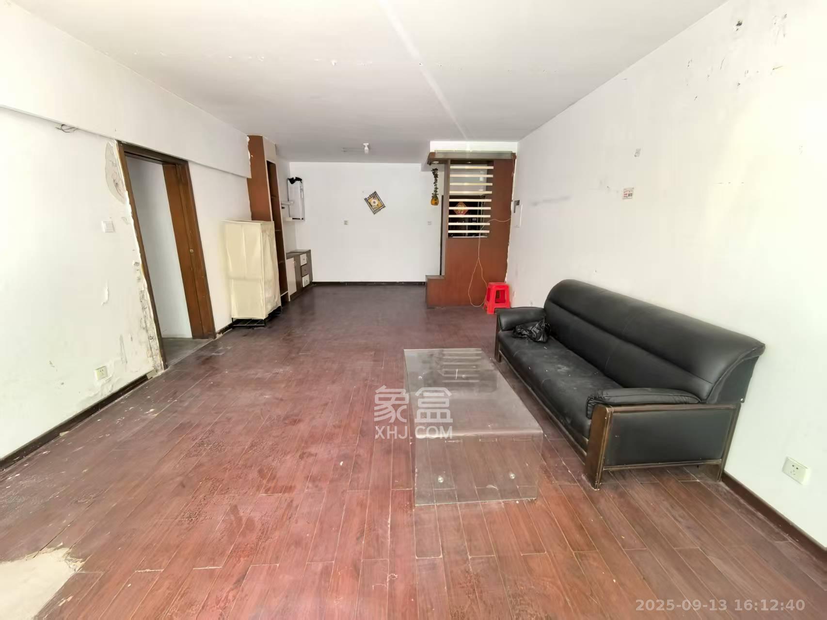 农广校单位宿舍  4室2厅2卫    2480.0元/月室内图